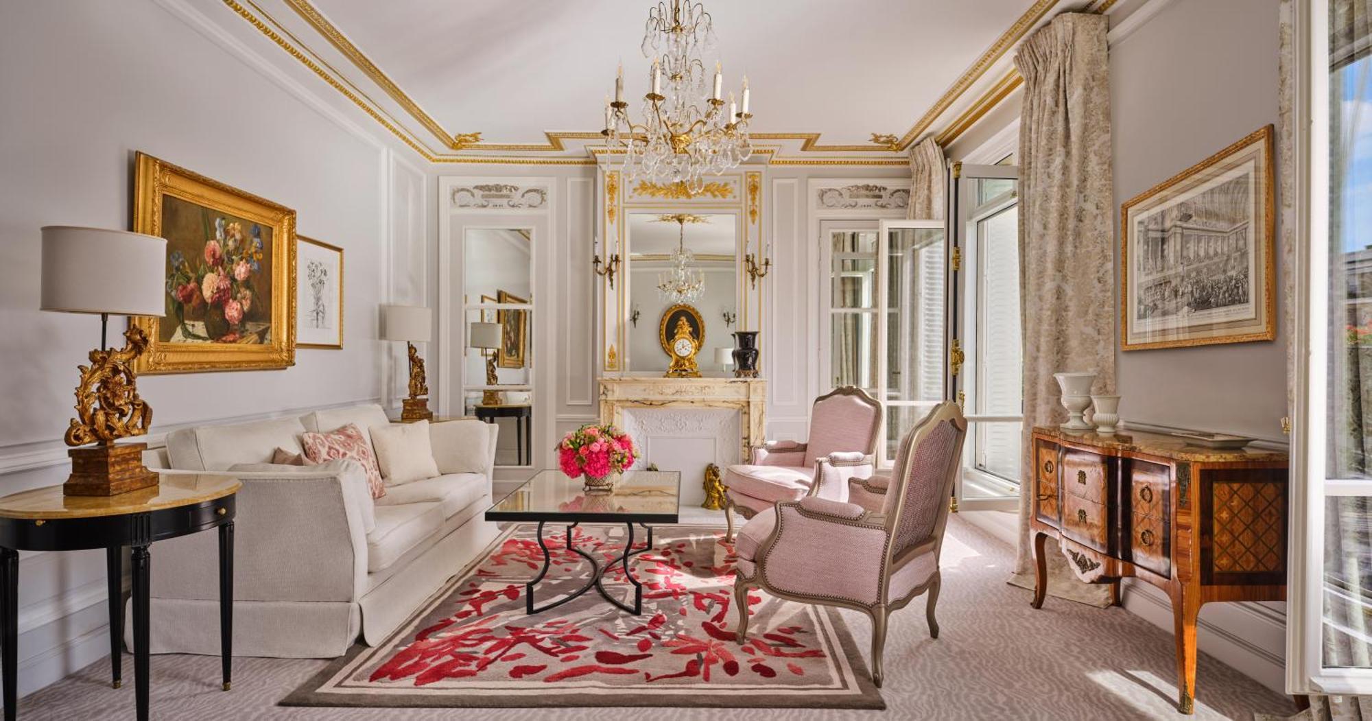 Plaza Athénée - Dorchester Collection