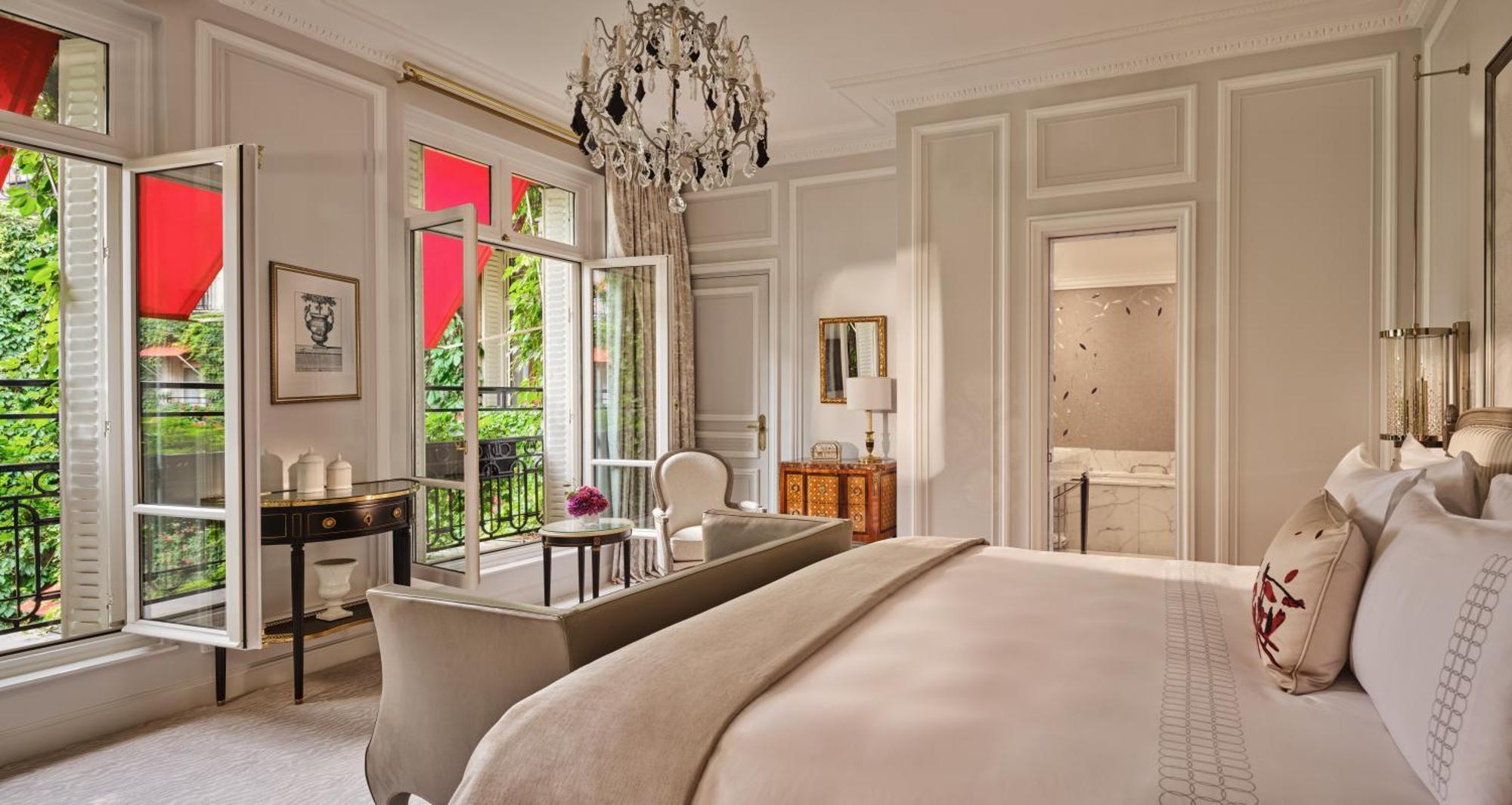 Plaza Athénée - Dorchester Collection Hotel