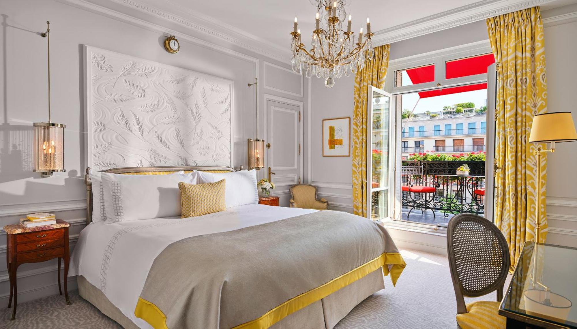 Plaza Athénée - Dorchester Collection Hotel 5*