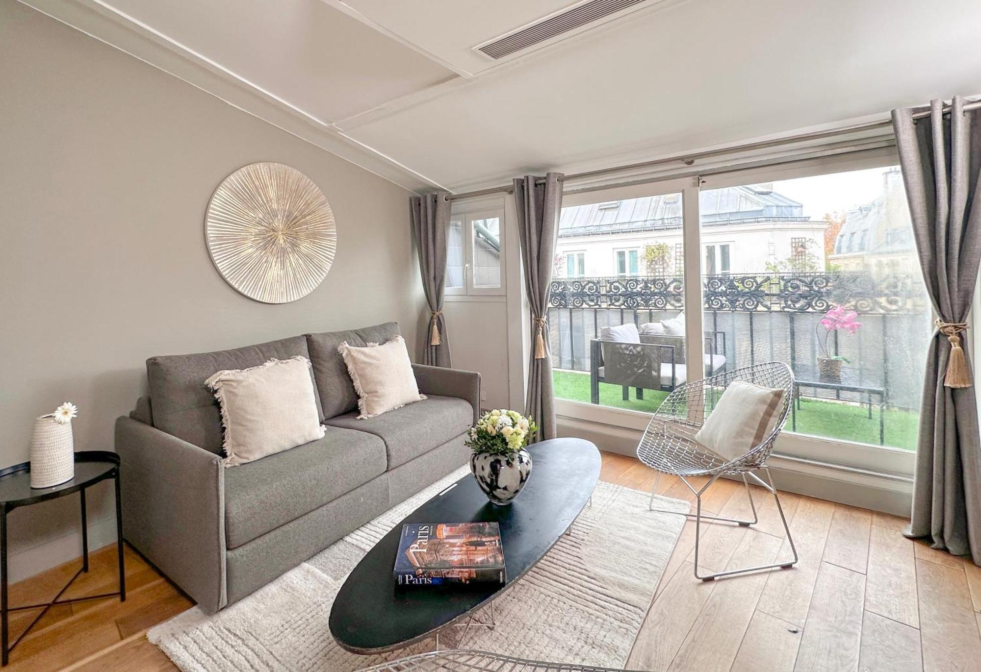 St Michel Apartment