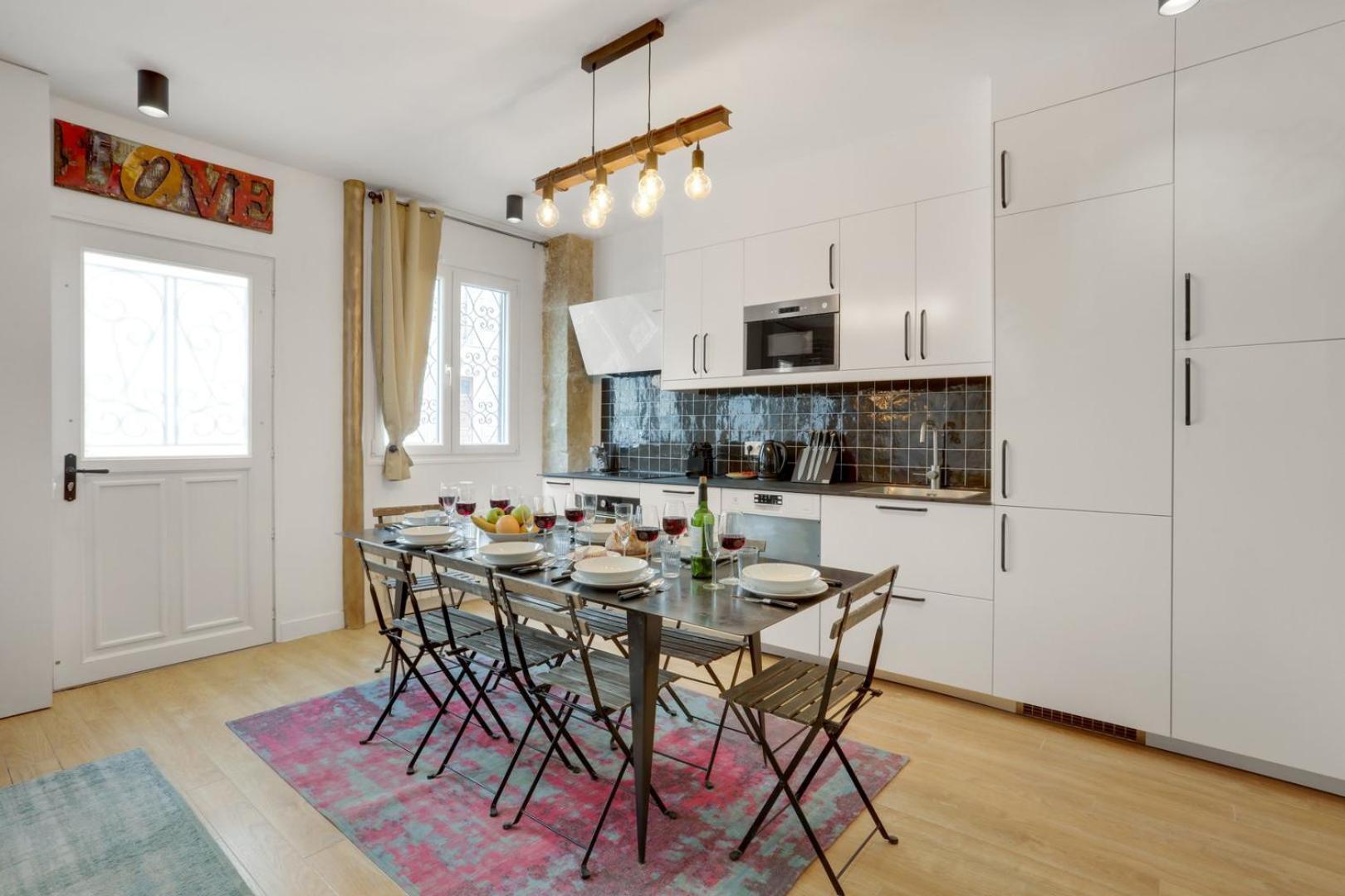 245 Mercedes - Superb In Apartment Paris