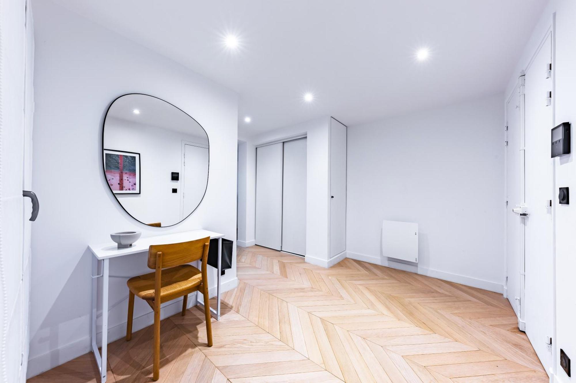 Brand New 3 Bedrooms Facing Madeleine/st Honore * Parigi