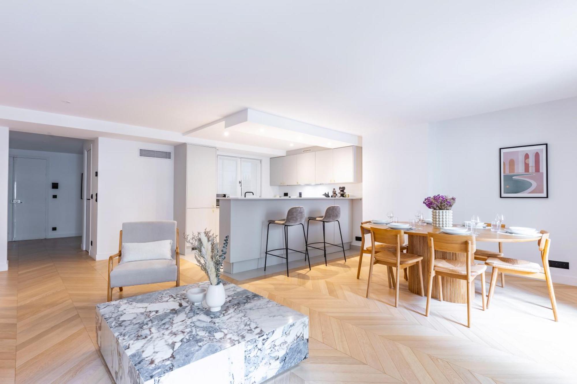 Brand New 3 Bedrooms Facing Madeleine/st Honore Appartamento *