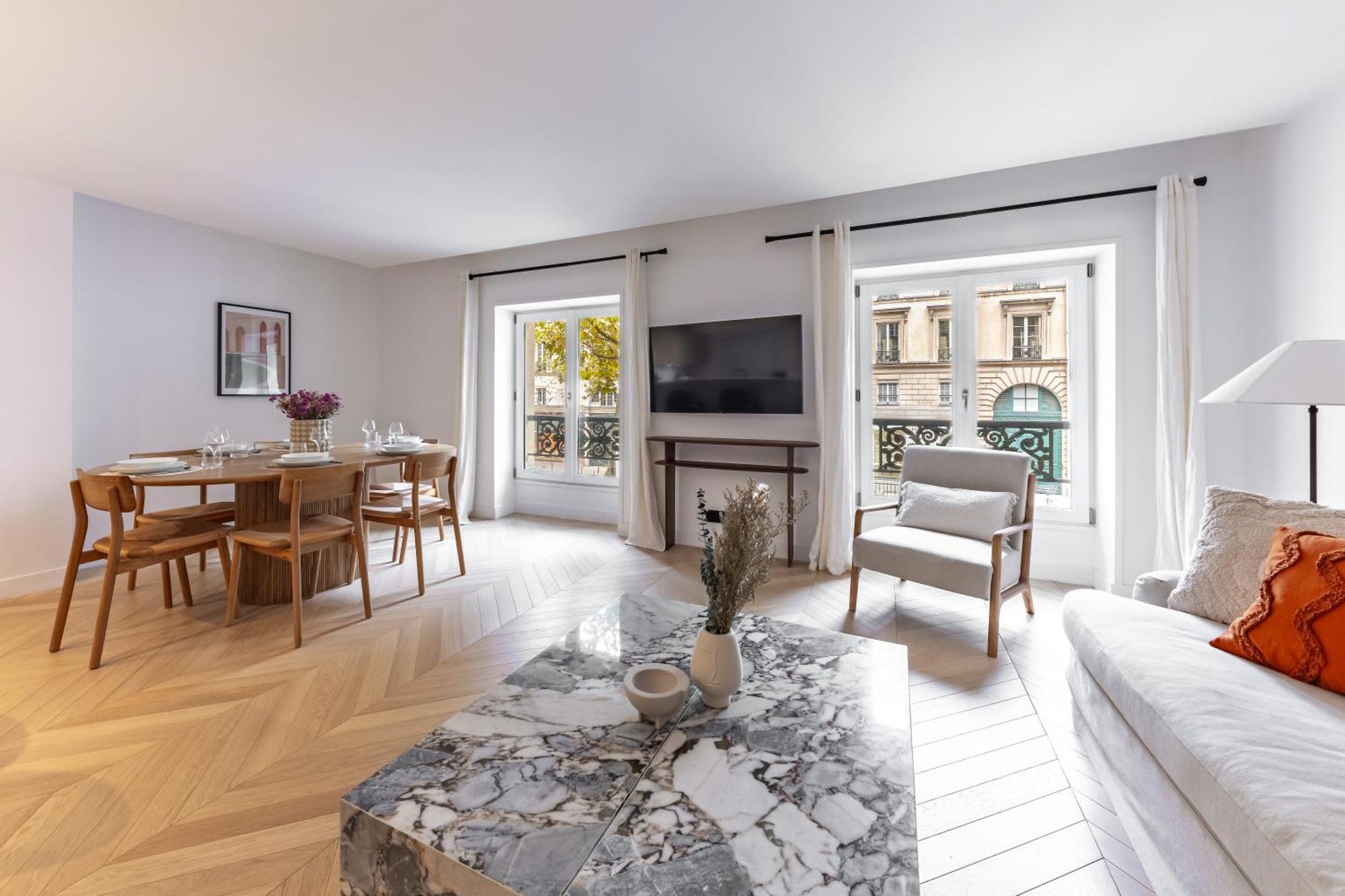 Brand New 3 Bedrooms Facing Madeleine/st Honore Parigi