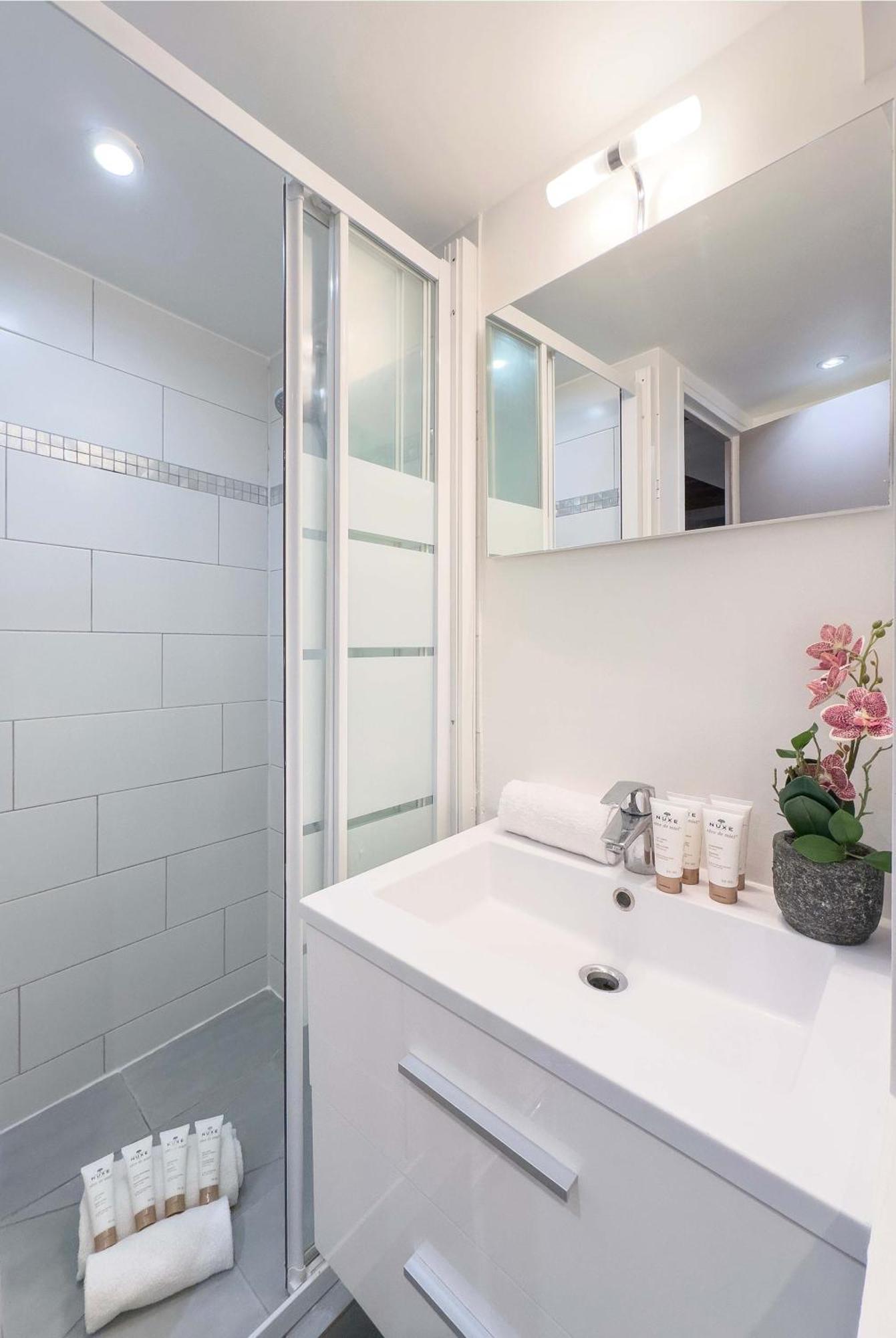 Apartment Authentic Flat Near Luxembourg Garden Paris