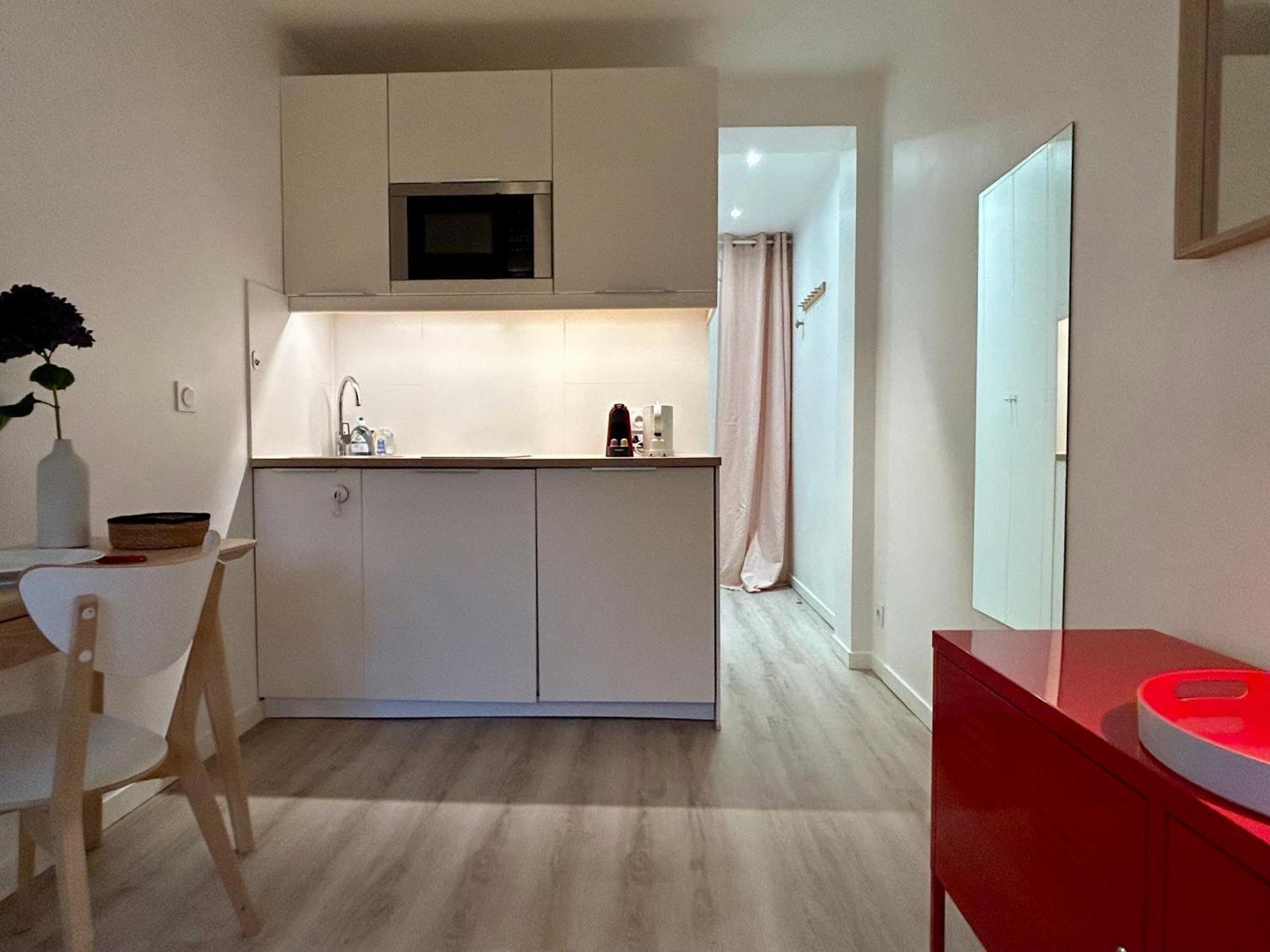 Fully Equipped Near Metro Parigi