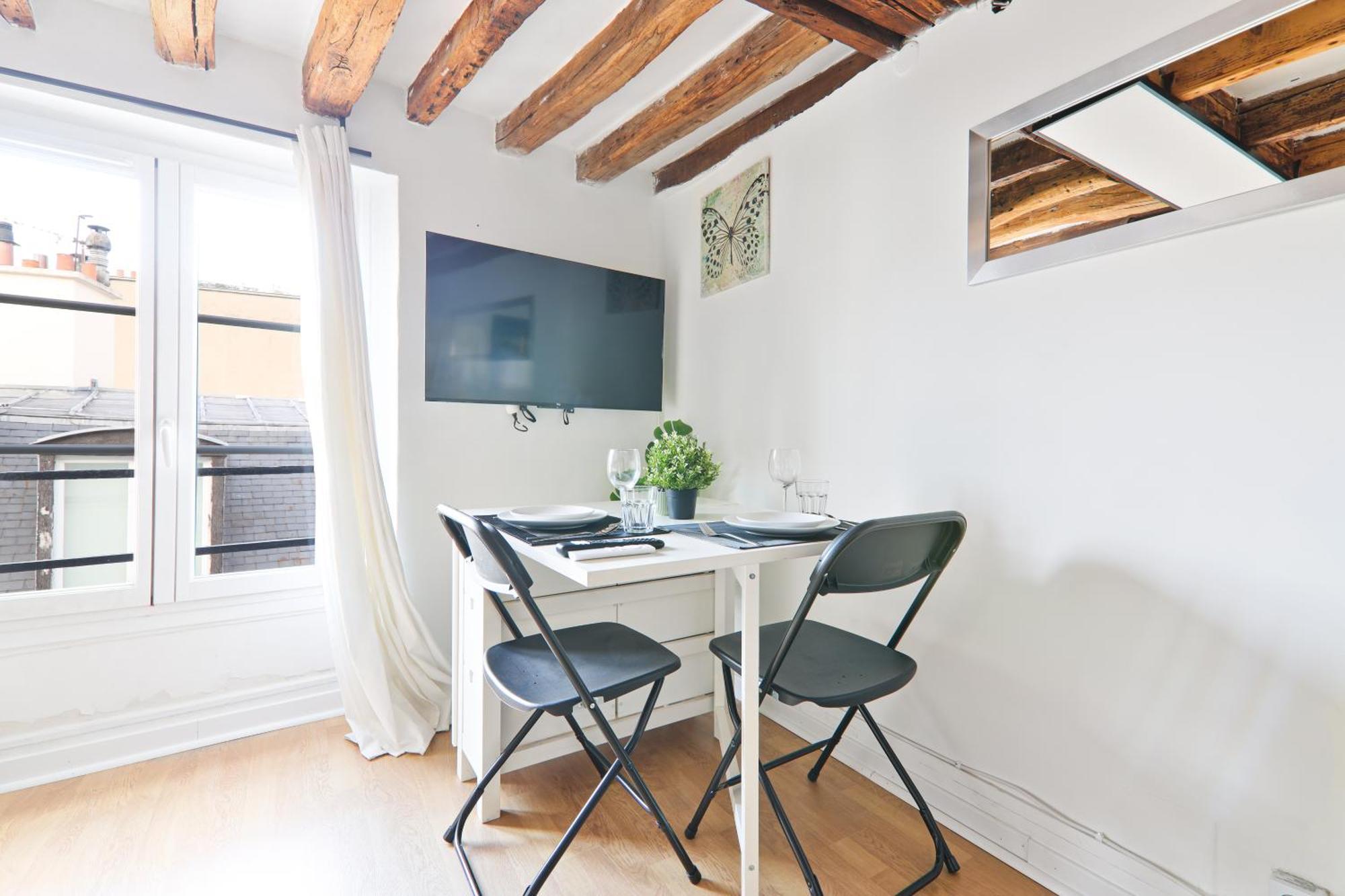 Quartier Saint-michel Notre-dame 4 Free Netflix *