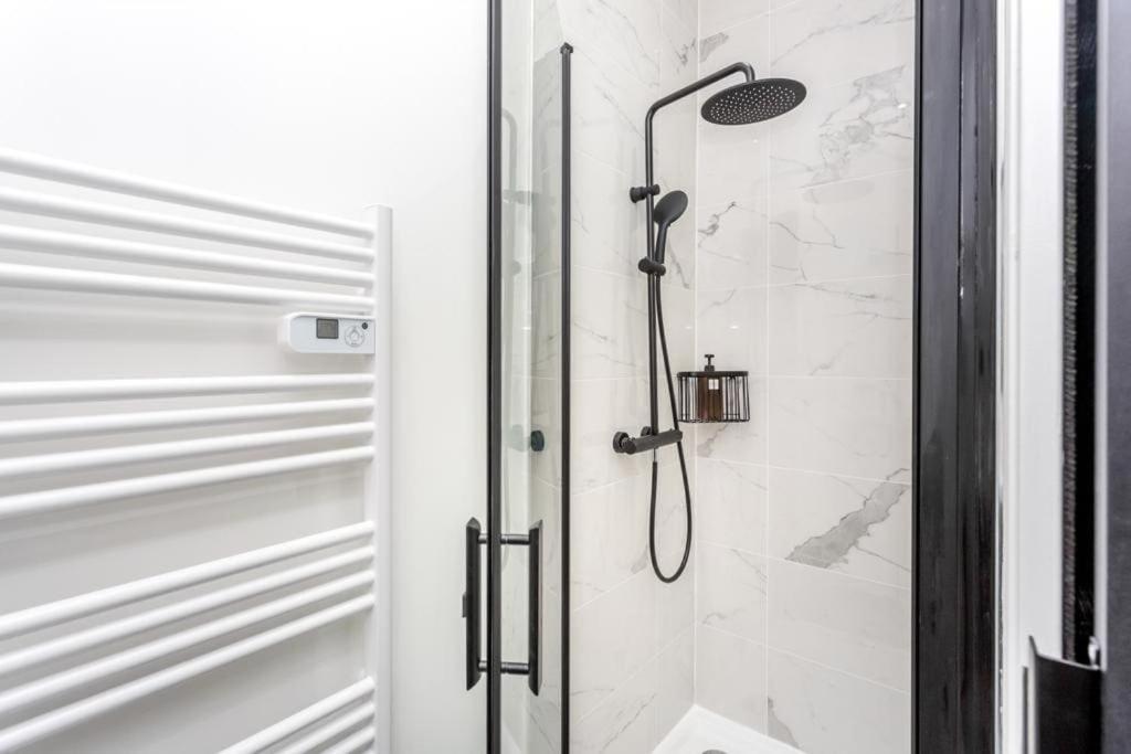C Cozy Batignolles Apt, Metro Right At Your Doorstep Parigi