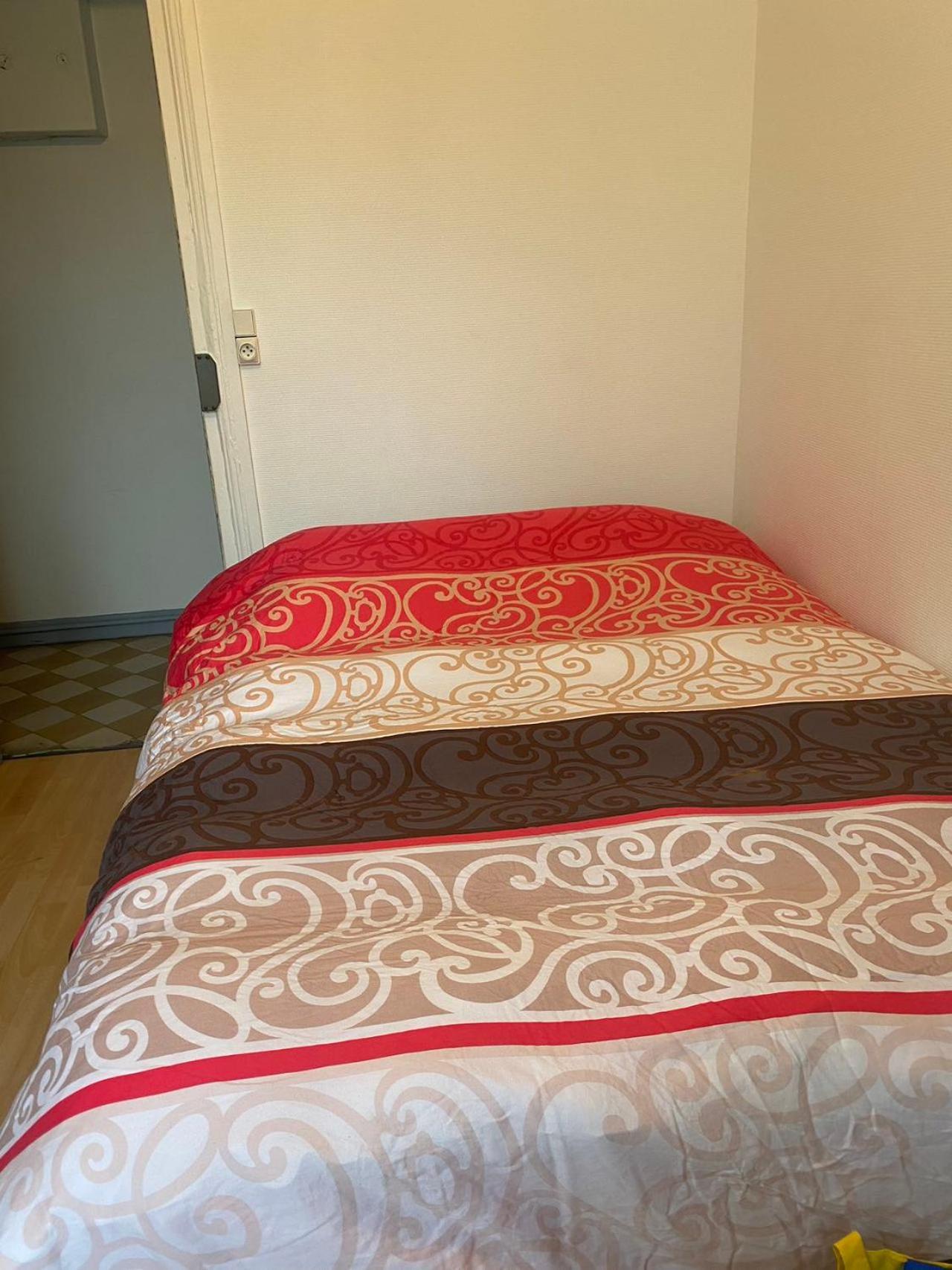 Cosy In Parisian Area 16th