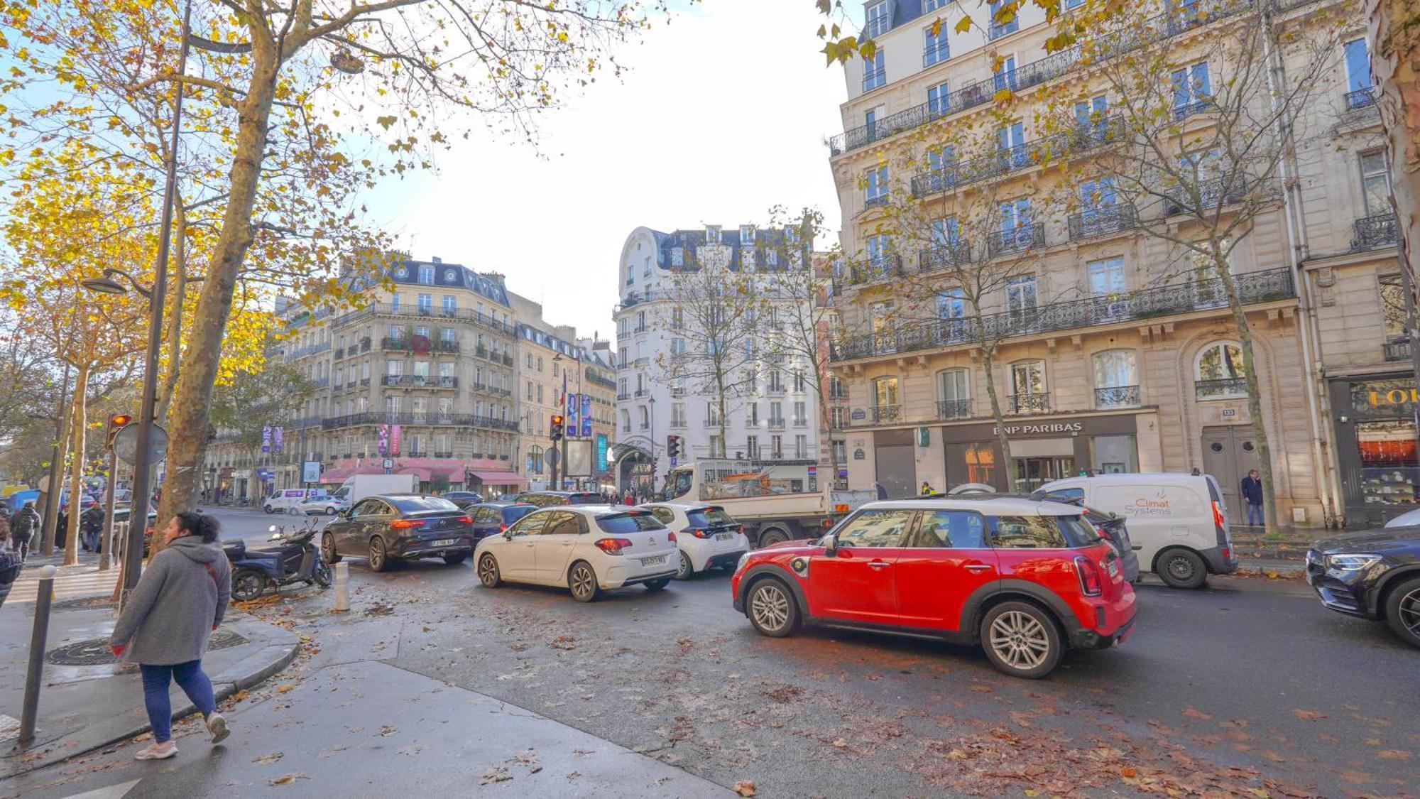 Romantic At Quartier Latin Apartment