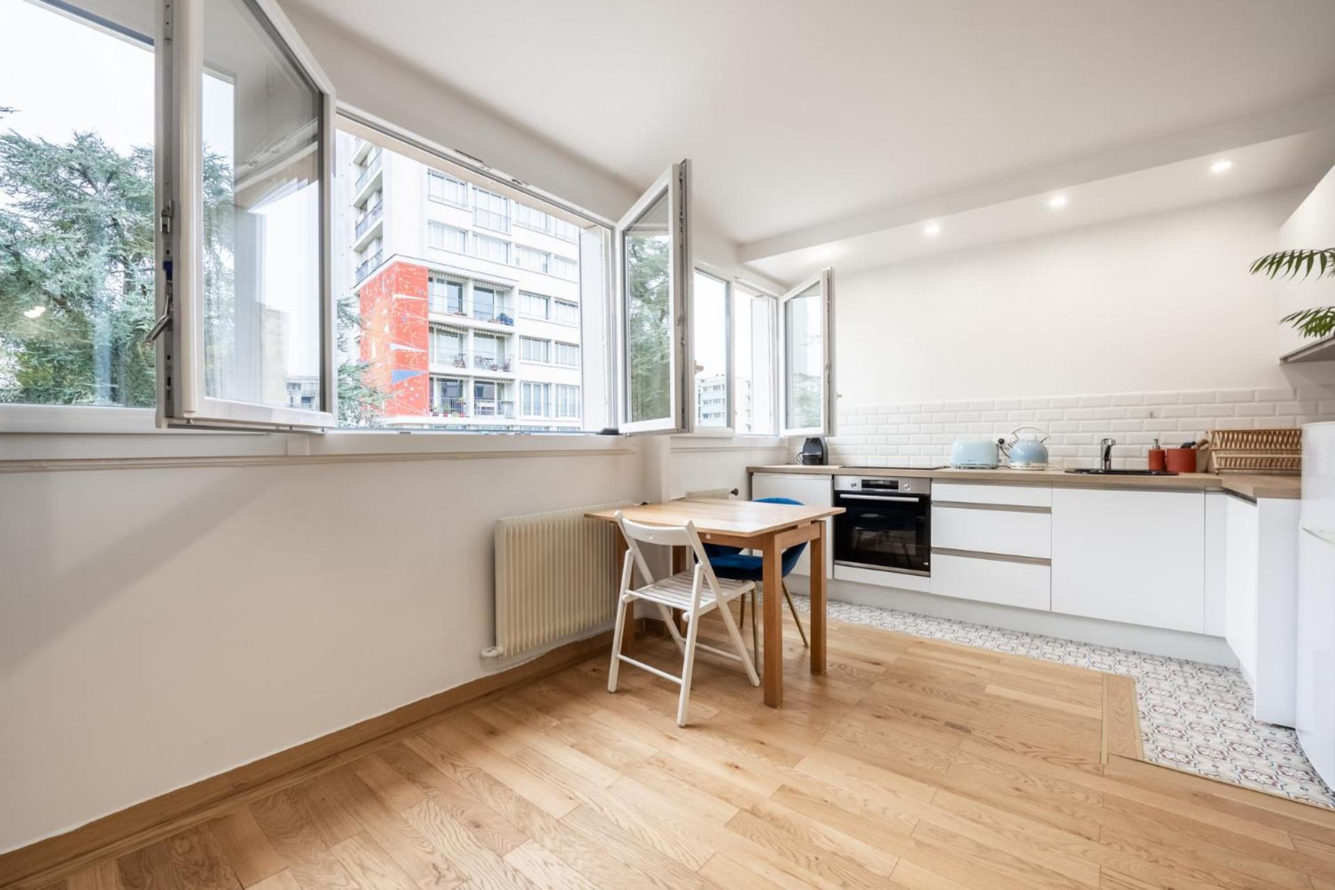 Appartamento Paris: 2p Refait à Neuf Et Idéalement Desservi *