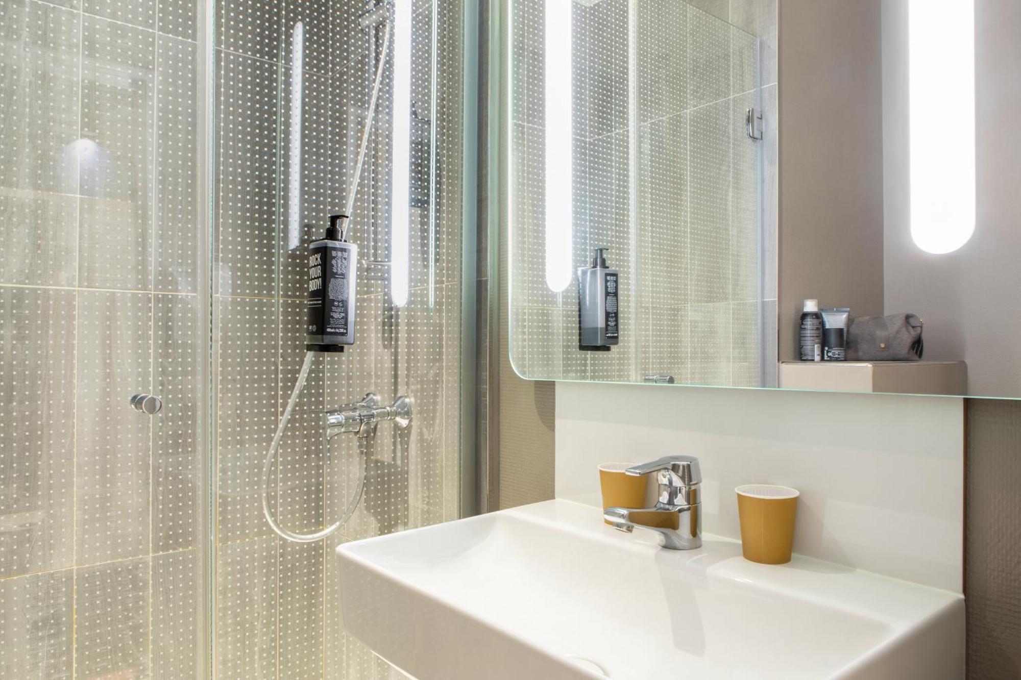 Ibis Ornano Montmartre Nord 18eme Hotel 3*