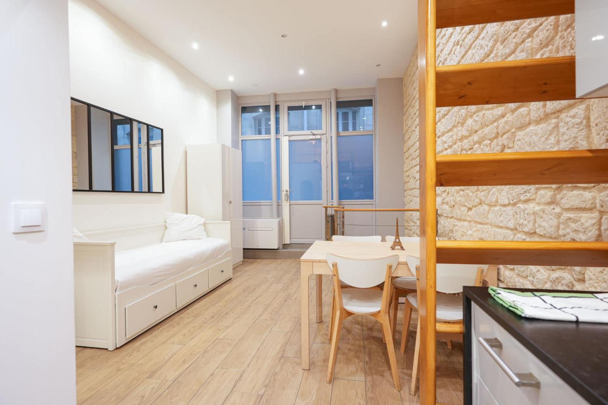 Loft 2 Bedroom Marais, Notre Dame Ac By Lcc Agency Apartment