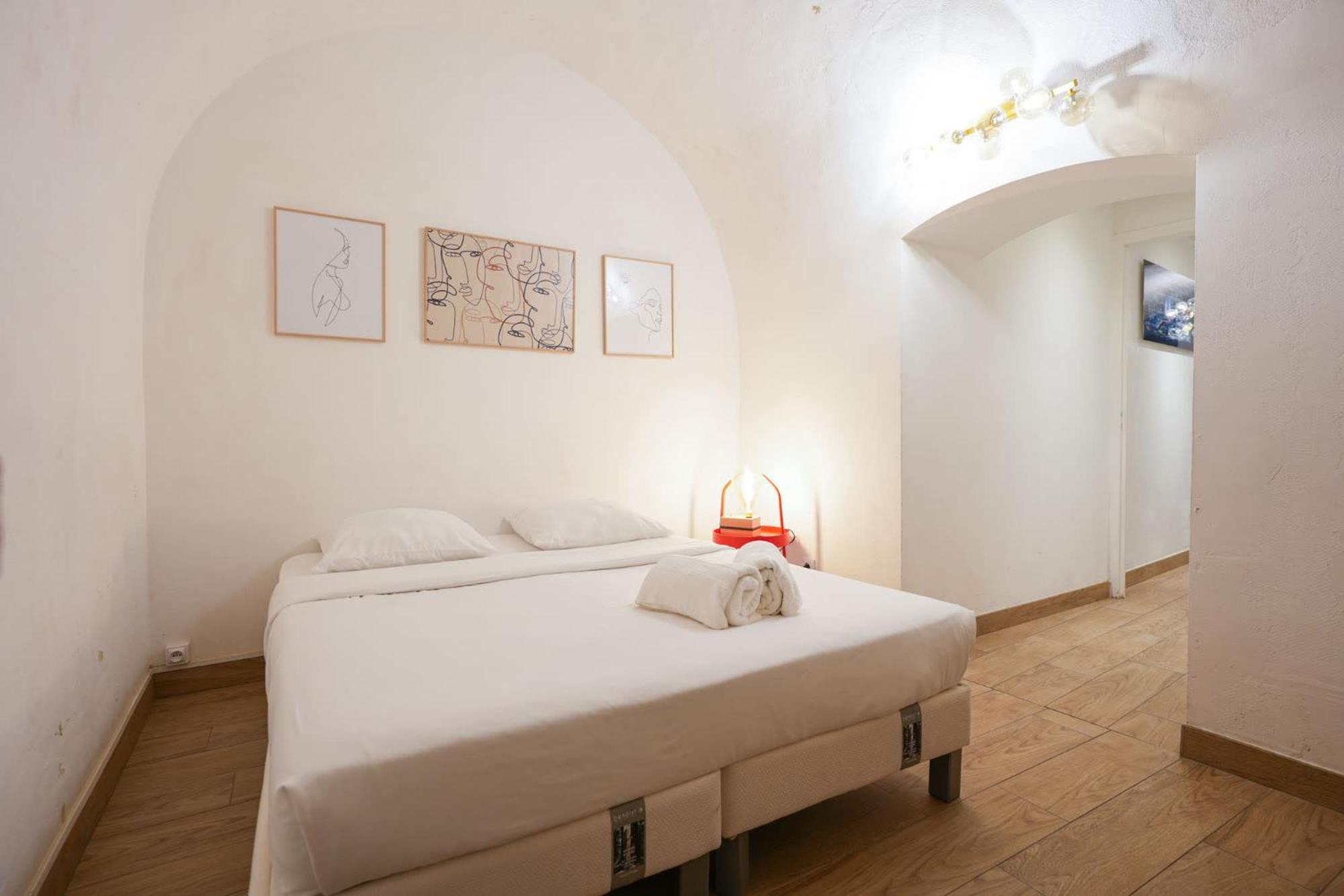 Loft 2 Bedroom Marais, Notre Dame Ac By Lcc Agency Apartment *