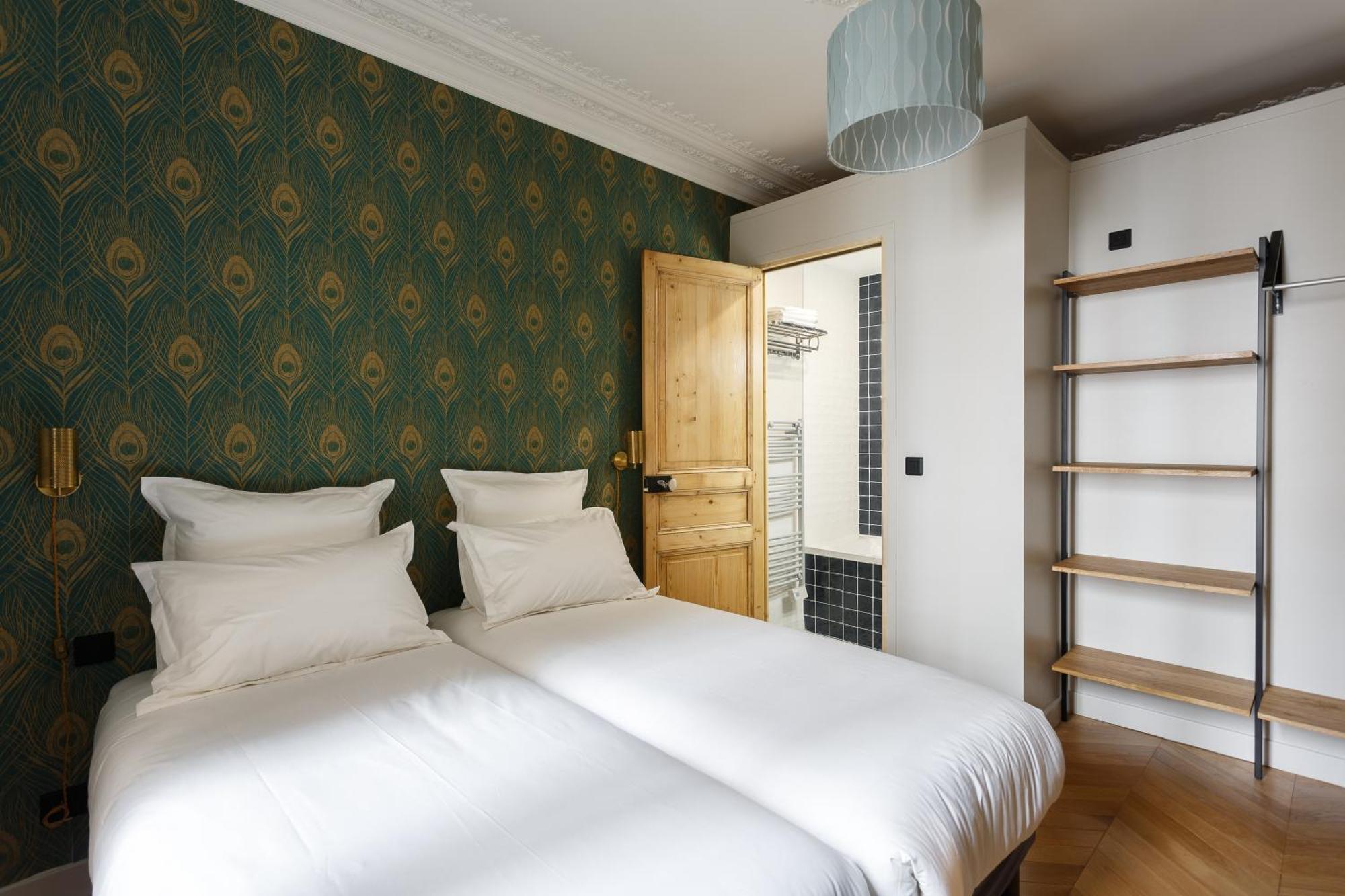 Stylish In The Heart Of Parigi