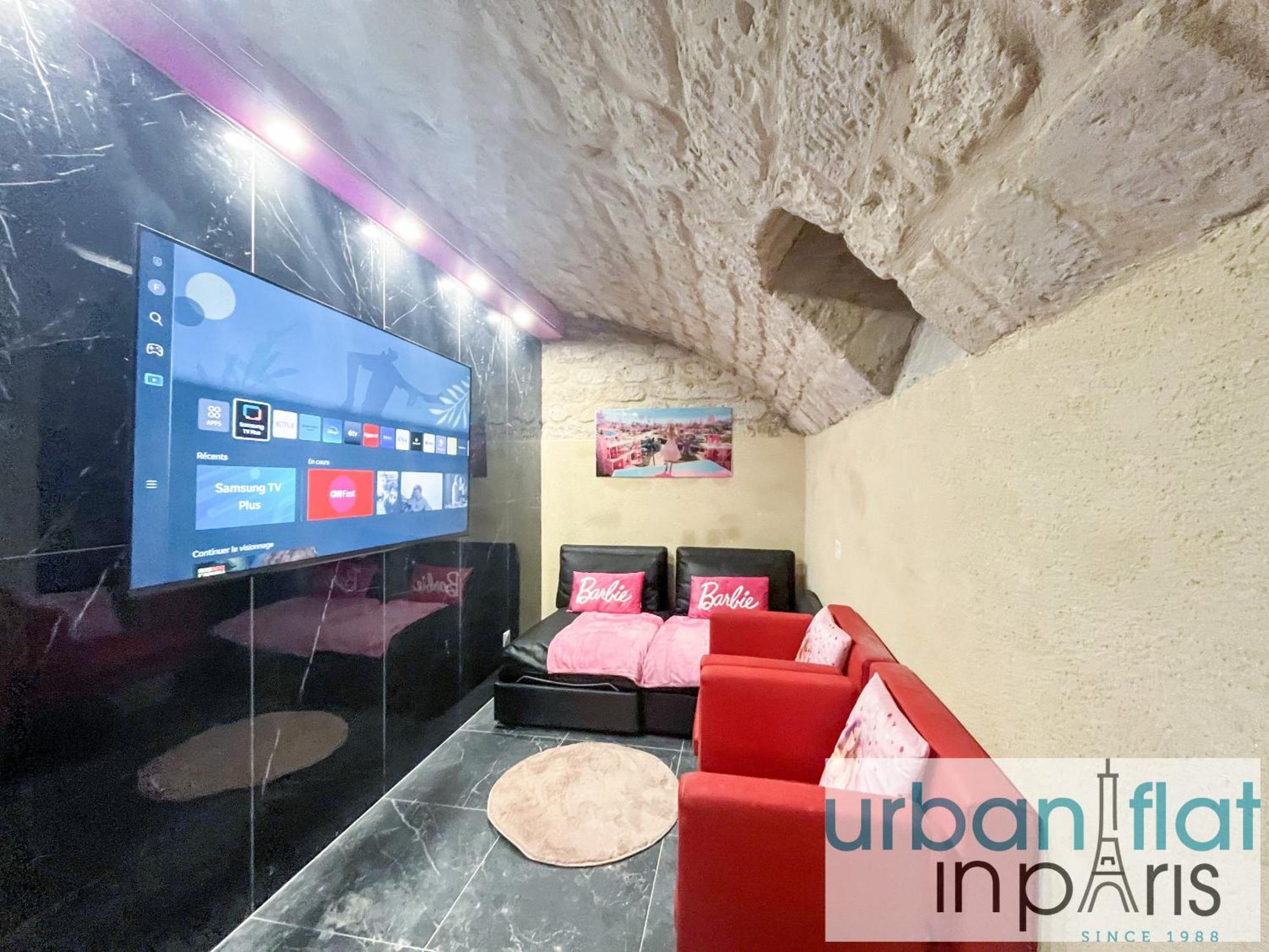 Urban Flat 193 - Barbie In Appartamento *