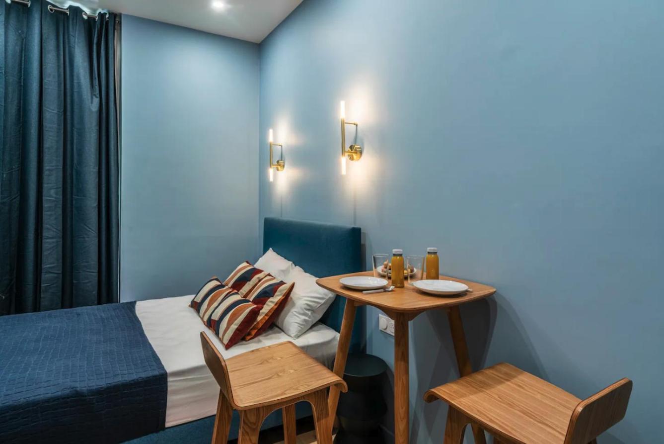 Apartment 17 *