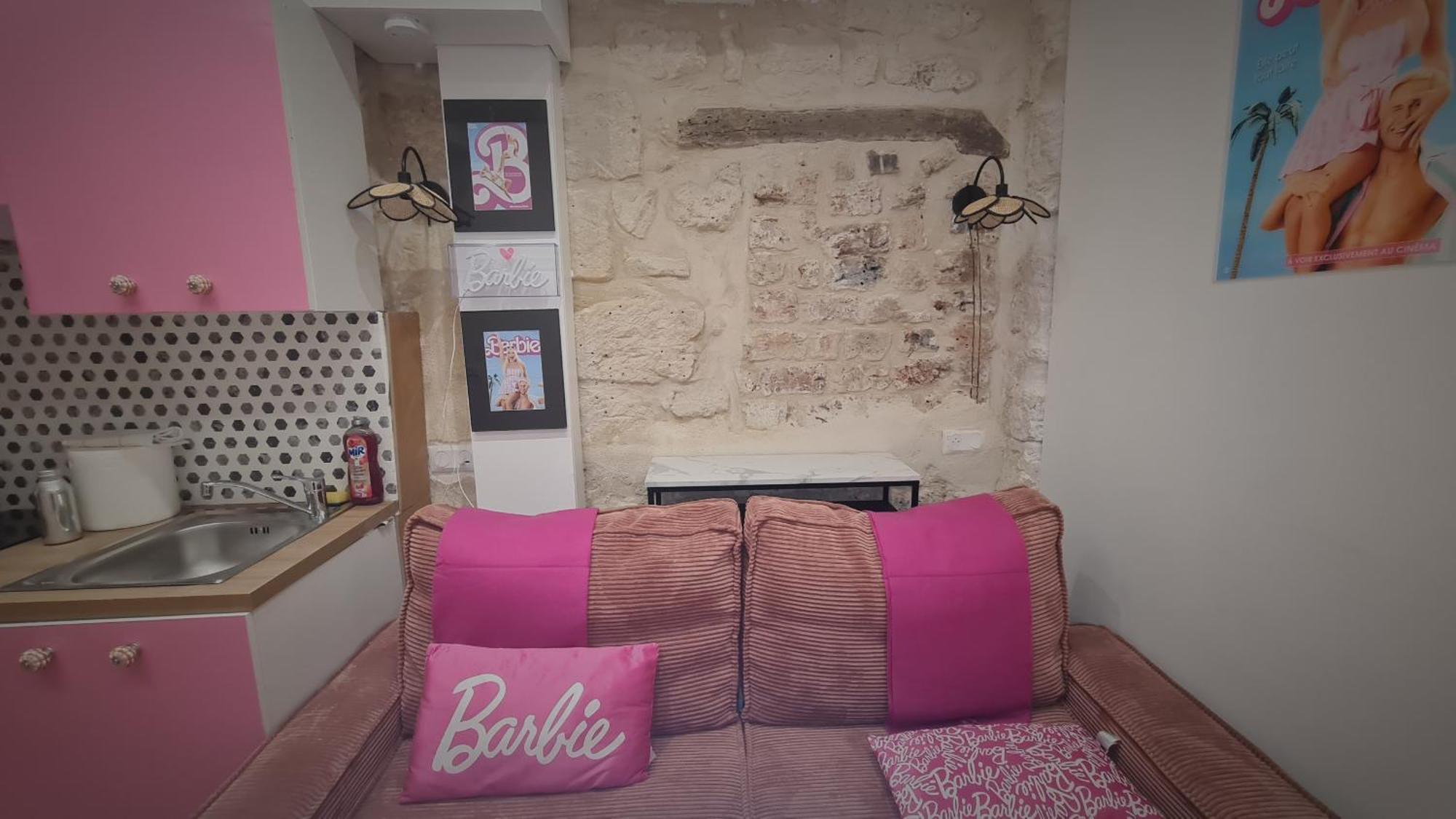 Urban Flat 193 - Barbie In Appartamento