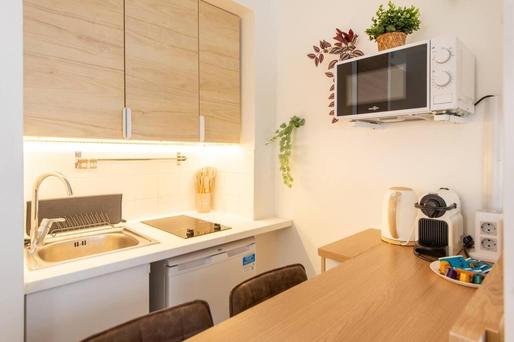 Appartamento Amazing Stylish Studio, Well Located Near Metro, Bastille Neighborhood