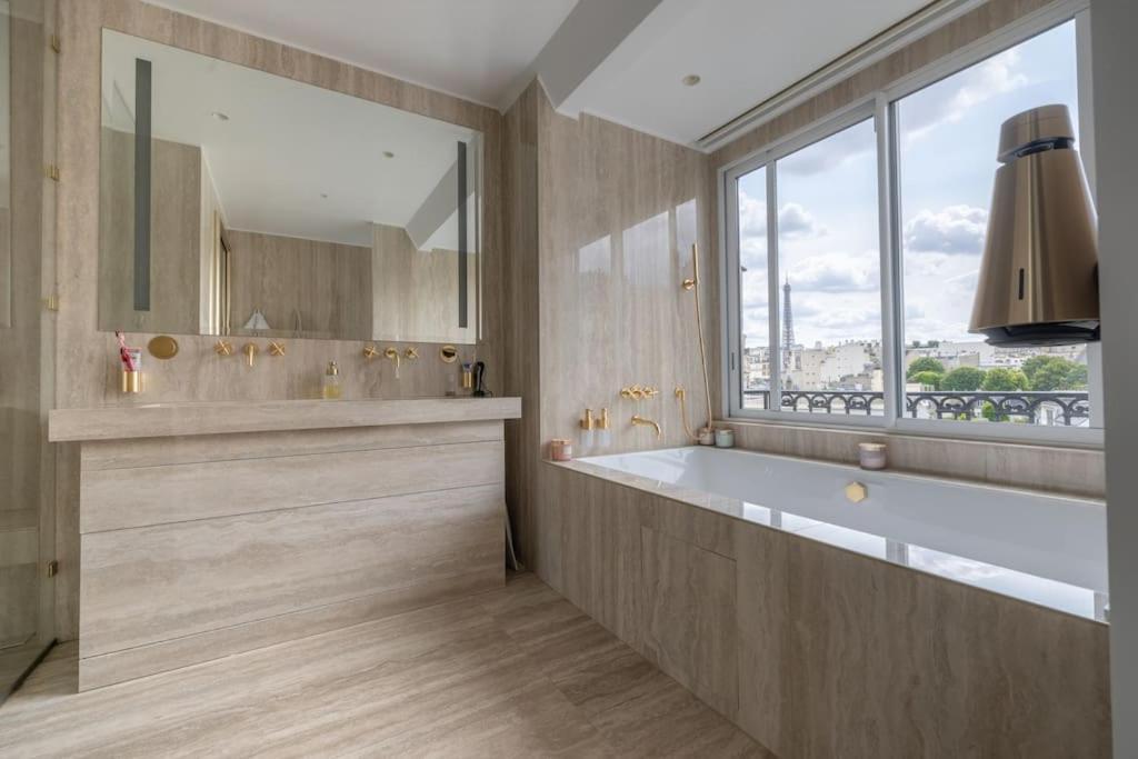 Palais Prive Luxe Vue Tour Eiffel Confort Exclusif Appartamento