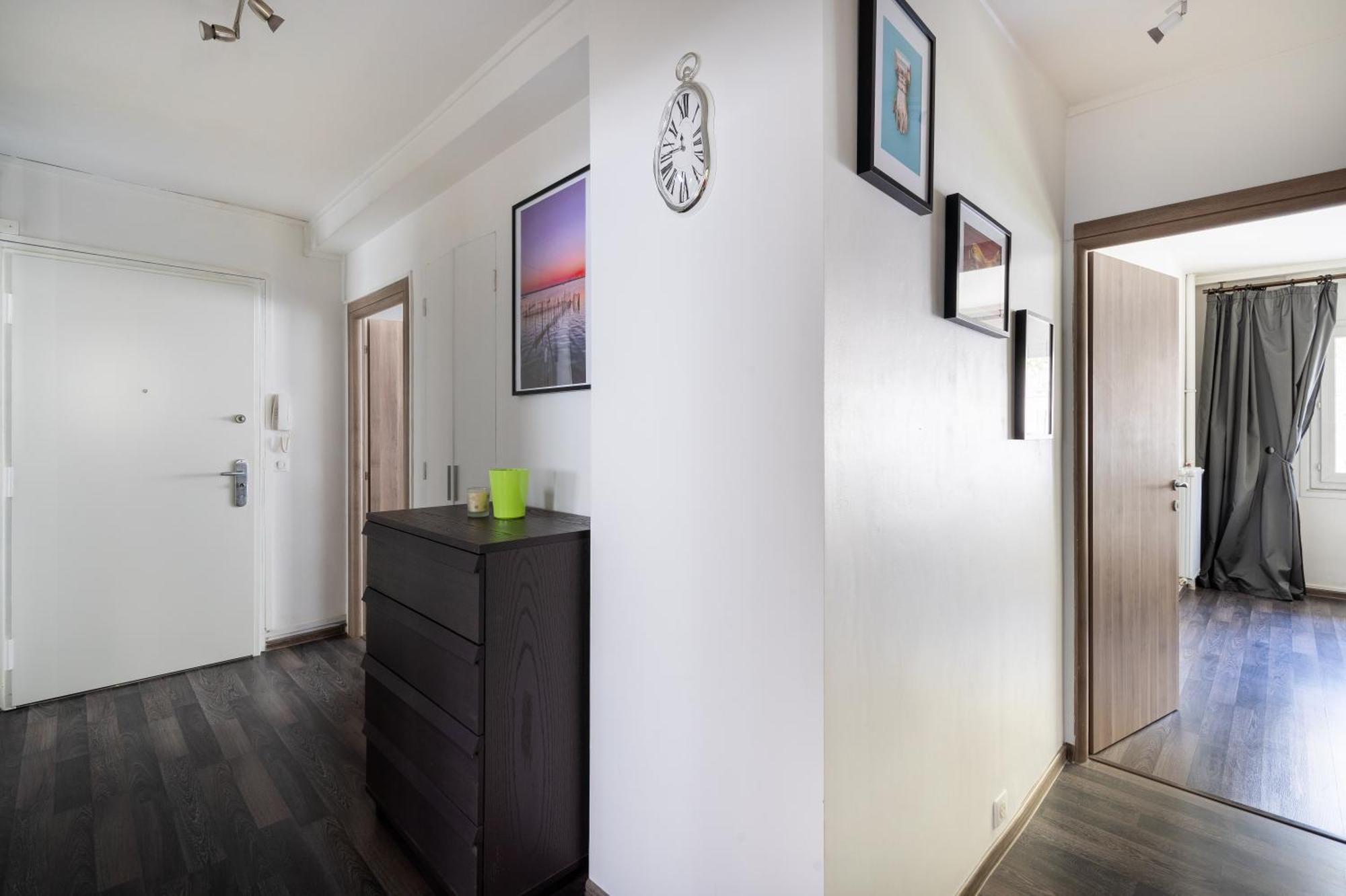 Bright & Contemporary 2bd