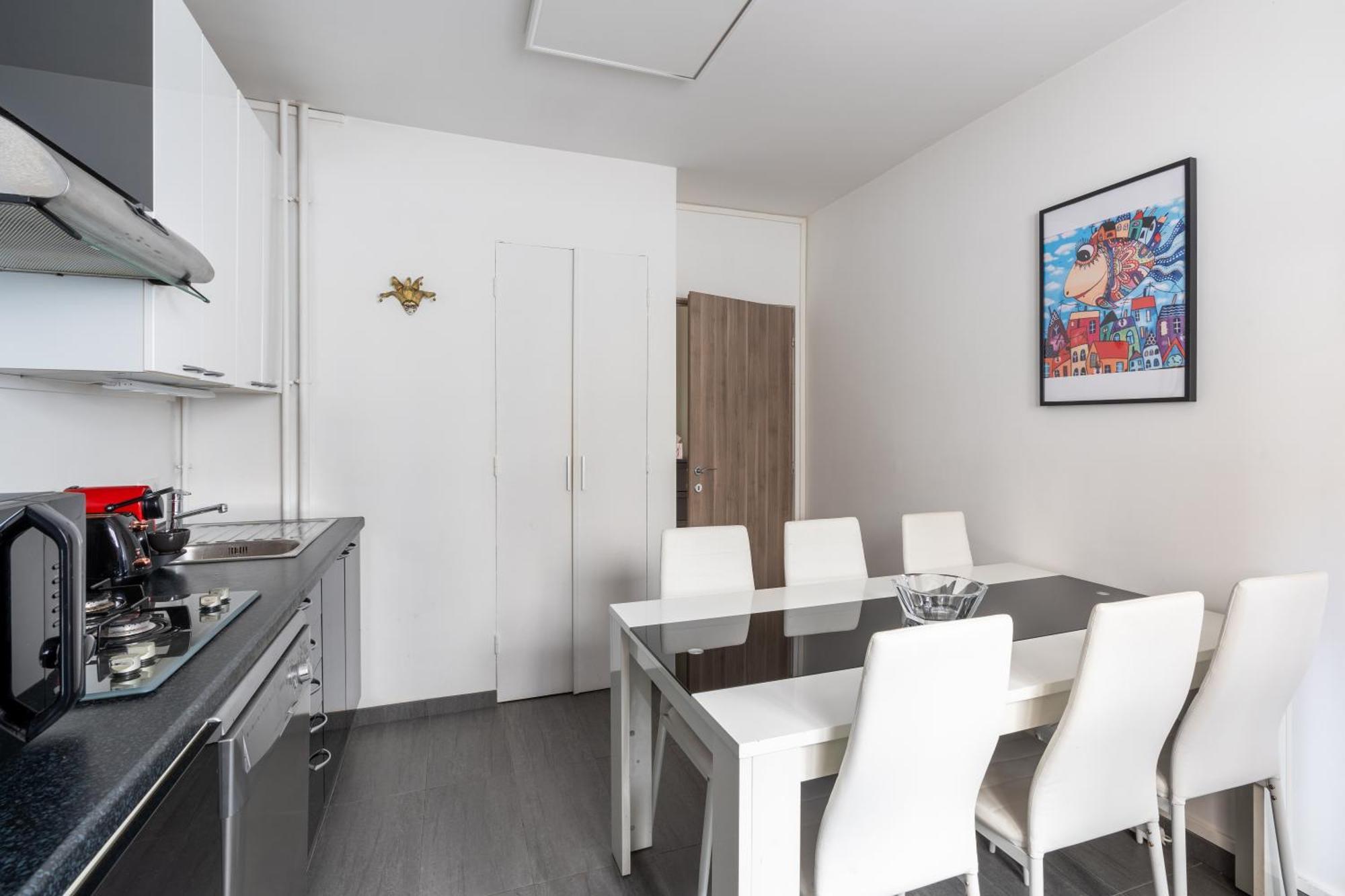 Appartamento Bright & Contemporary 2bd