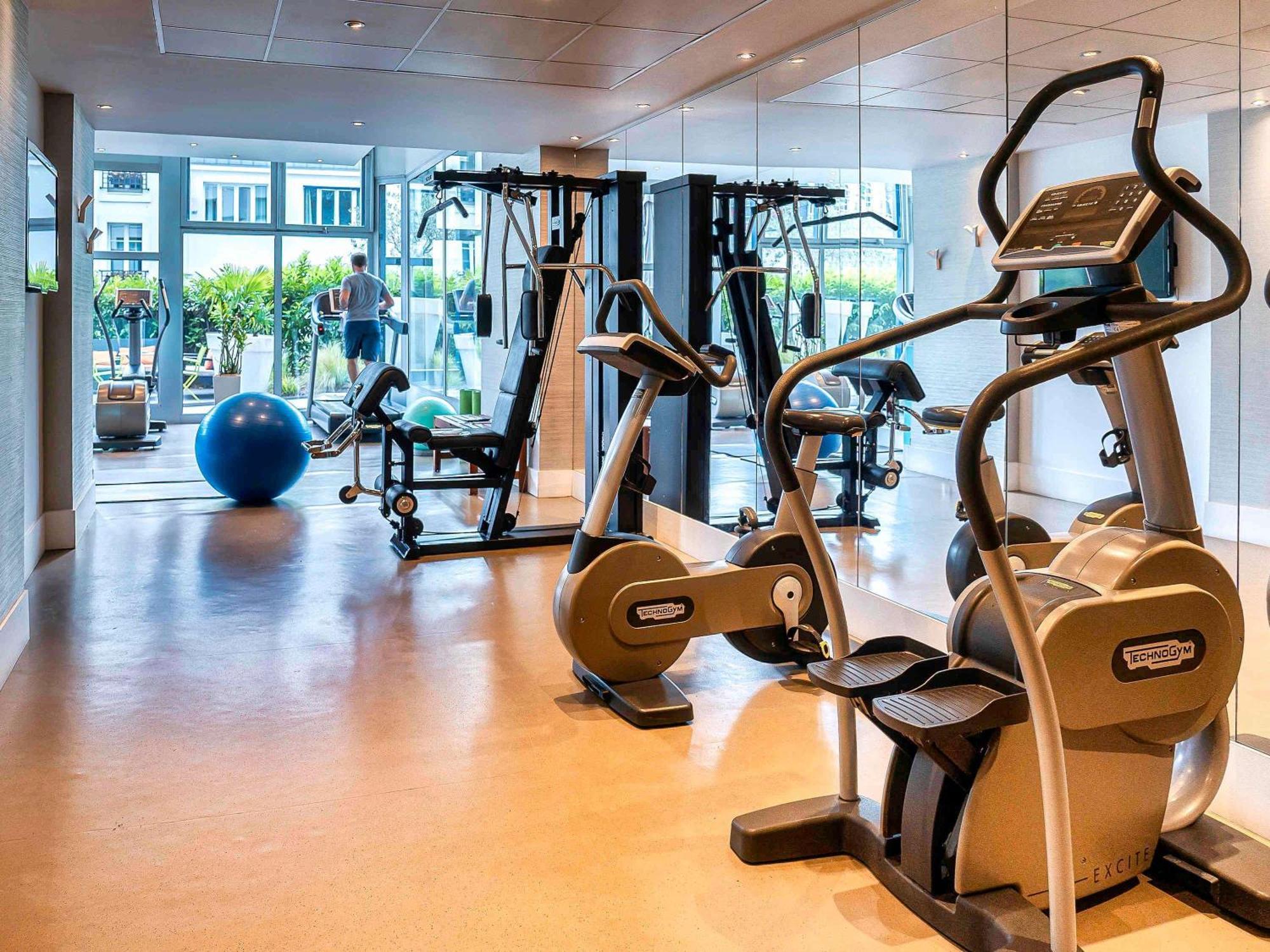 Mercure Montmartre Sacré Coeur Hotel 4*