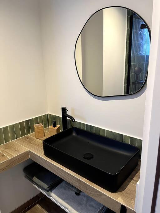 Appartamento Bright 1 Bed In The Heart Of Hip Paris, Montorgueil Parigi