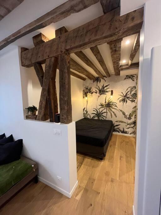 Bright 1 Bed In The Heart Of Hip Paris, Montorgueil Parigi