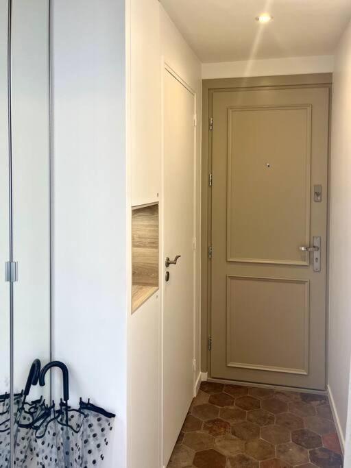 Bright 1 Bed In The Heart Of Hip Paris, Montorgueil Parigi