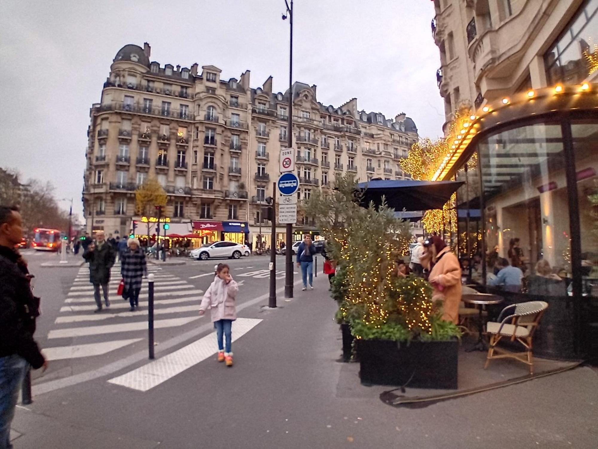 Appartamento 1 Minute Gare Montparnasse , Center, Awsome Place, Close To Eiffel Tour And Louvre Meusm , Front Metro
