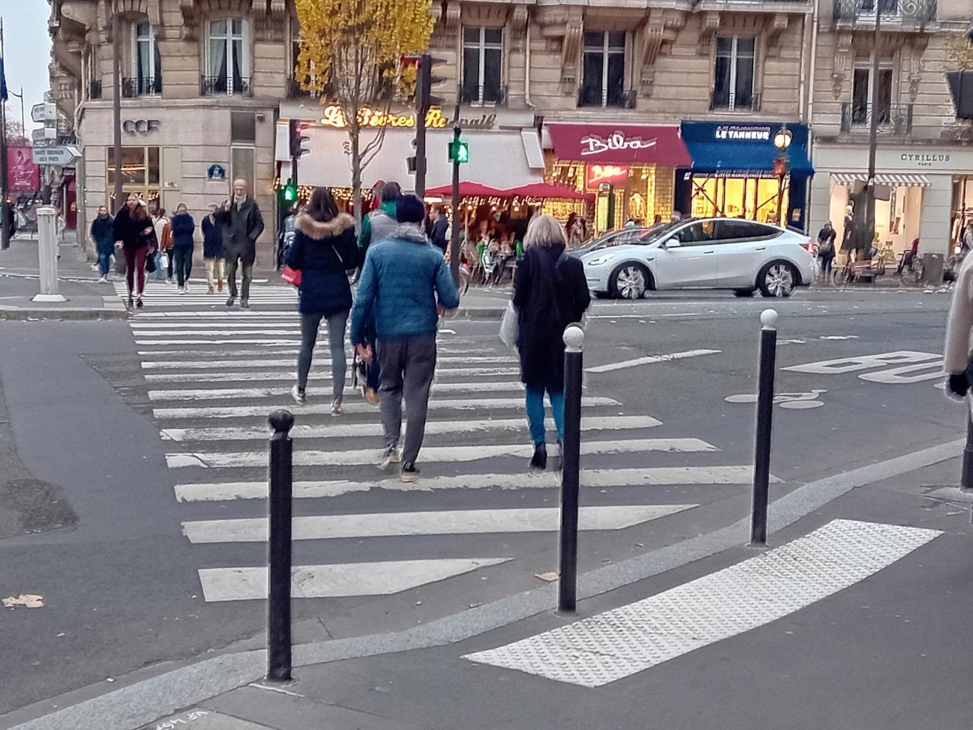 Appartamento 1 Minute Gare Montparnasse , Center, Awsome Place, Close To Eiffel Tour And Louvre Meusm , Front Metro *