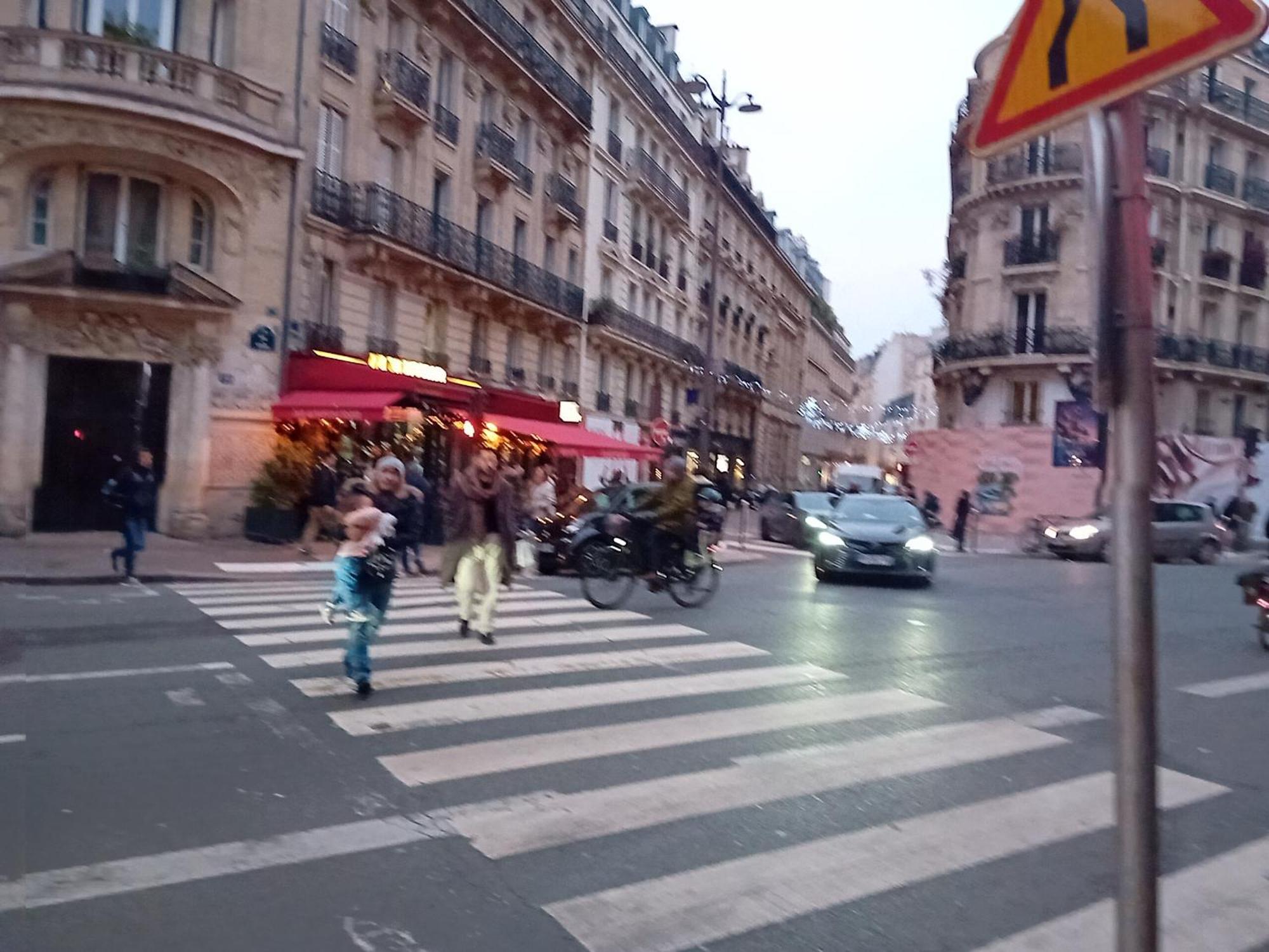 Appartamento 1 Minute Gare Montparnasse , Center, Awsome Place, Close To Eiffel Tour And Louvre Meusm , Front Metro