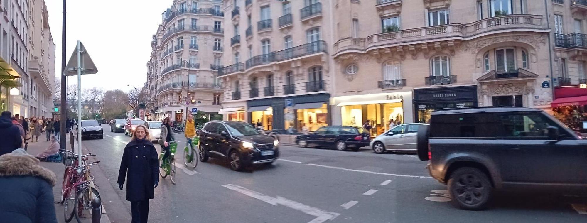 1 Minute Gare Montparnasse , Center, Awsome Place, Close To Eiffel Tour And Louvre Meusm , Front Metro Parigi