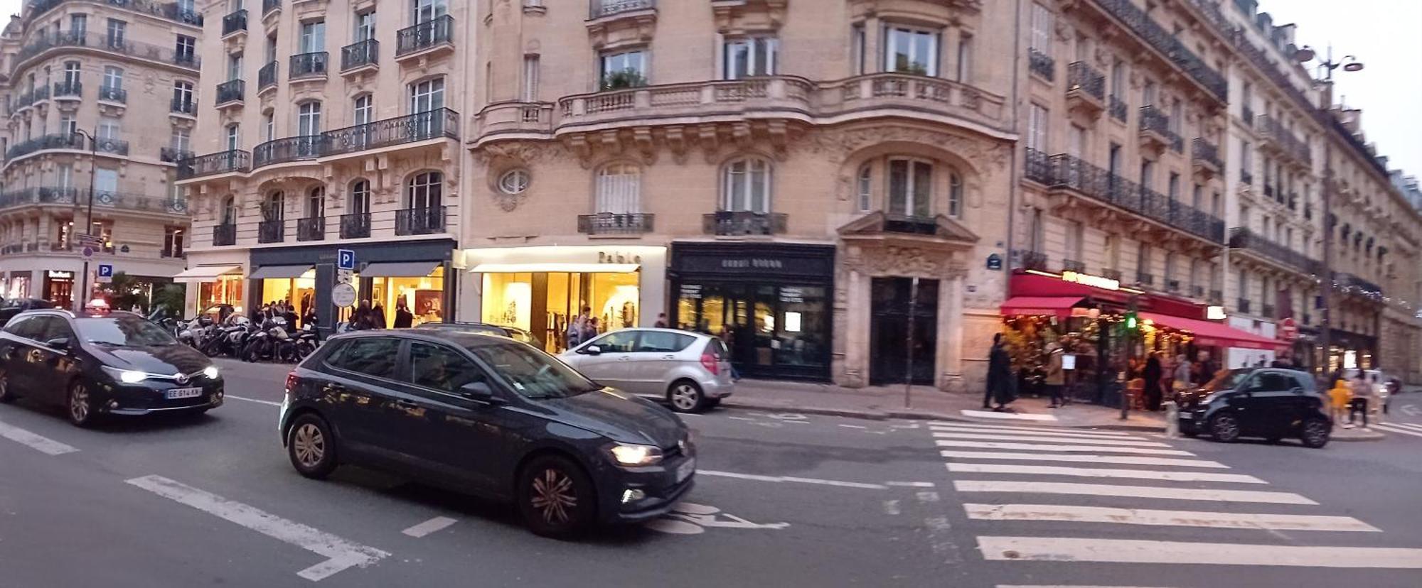 1 Minute Gare Montparnasse , Center, Awsome Place, Close To Eiffel Tour And Louvre Meusm , Front Metro * Parigi