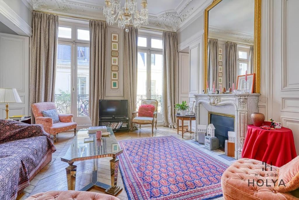 Le Collectionneur - Aux Invalides - 256c *