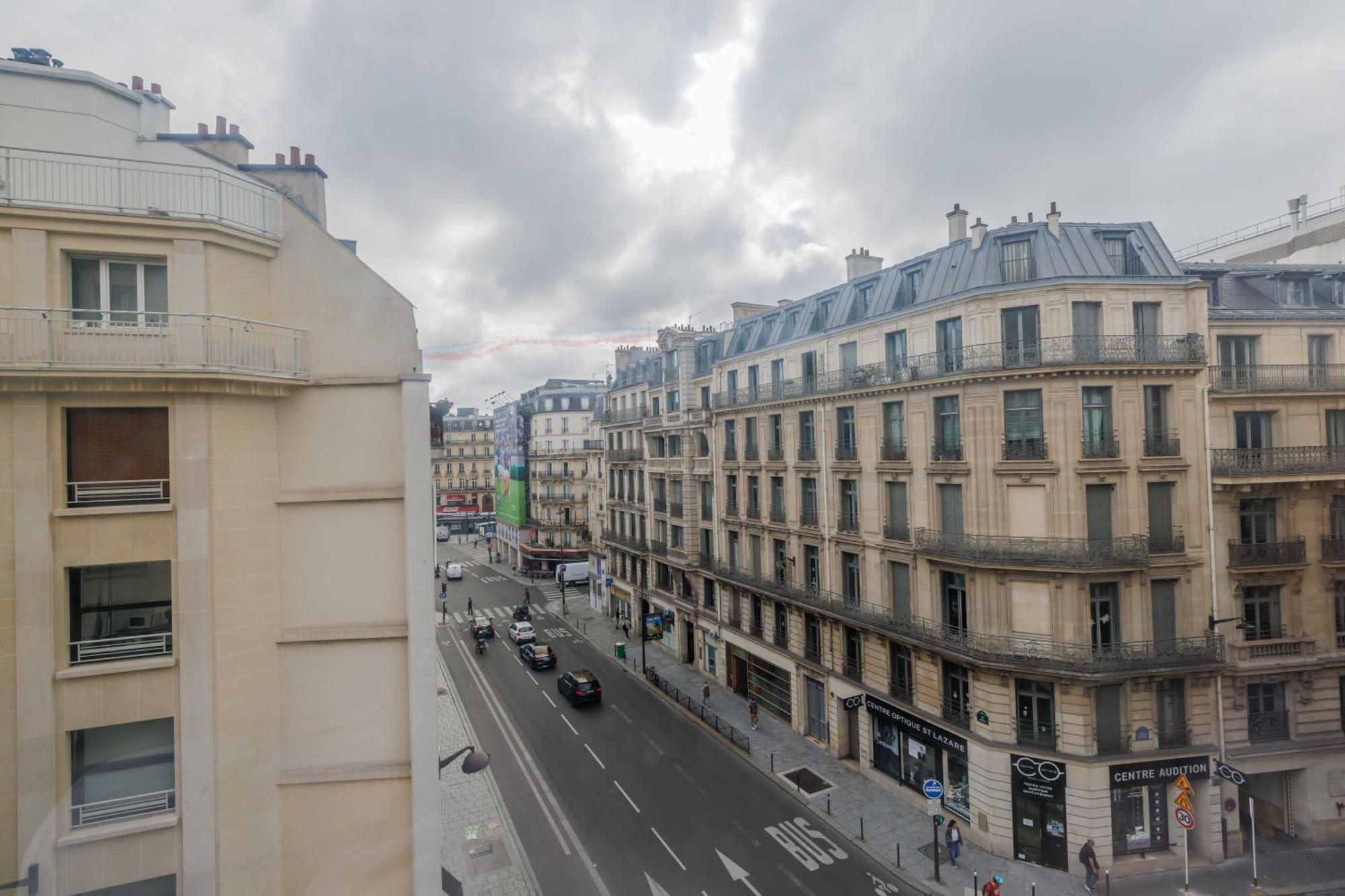 Saint-lazare Apartment *