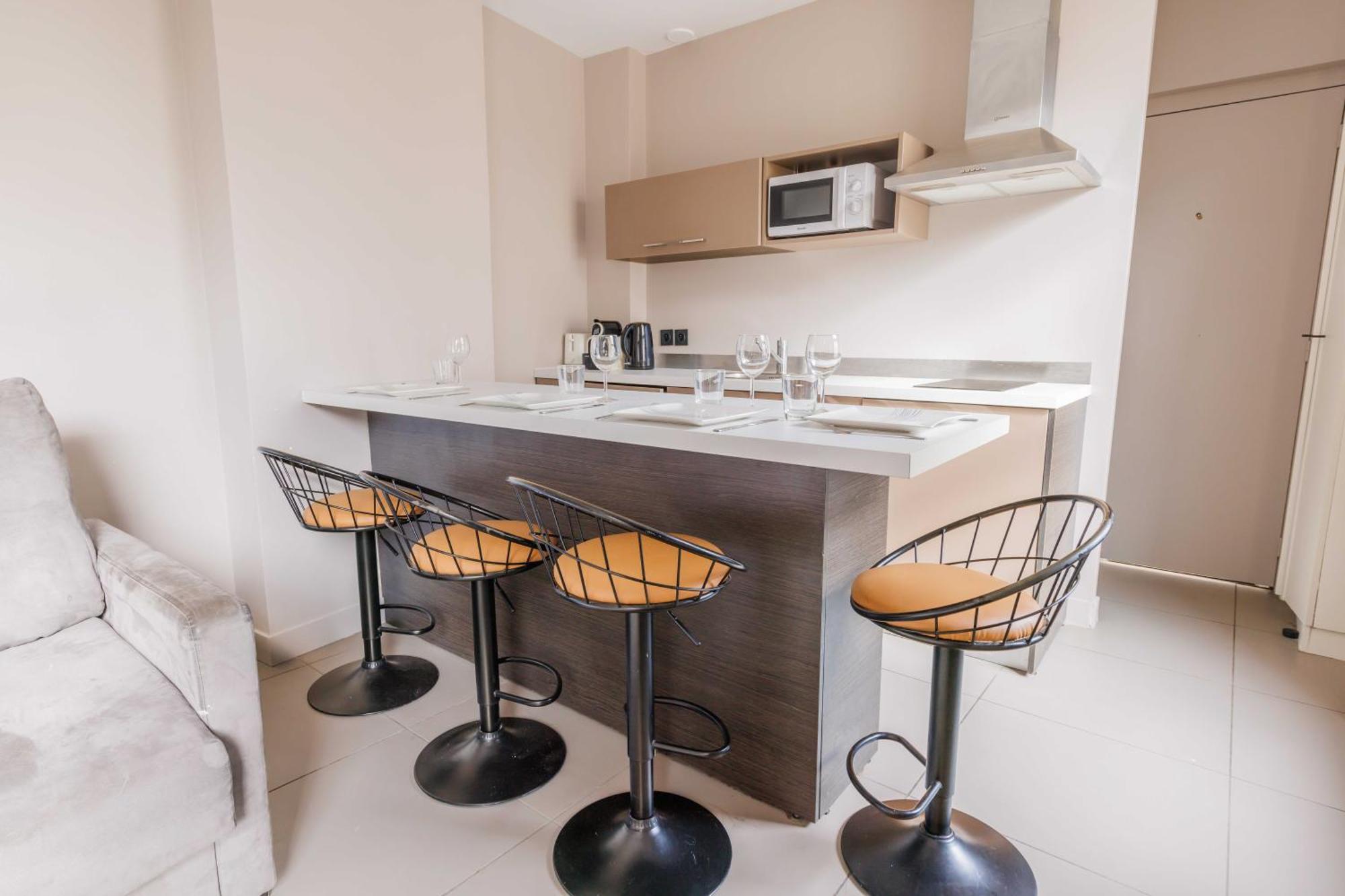 Saint-lazare Apartment