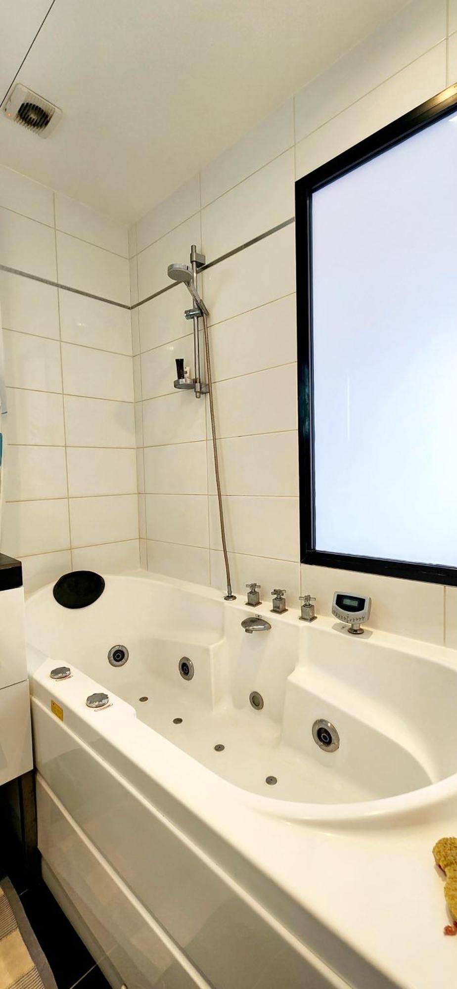 Apartment Charming Nest In Paris-pont Cardinet *