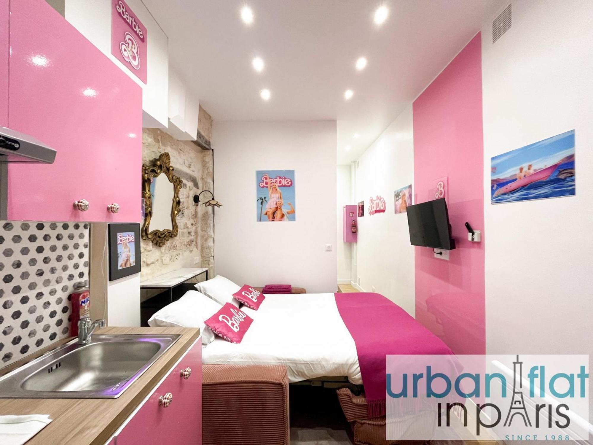 Urban Flat 193 - Barbie In