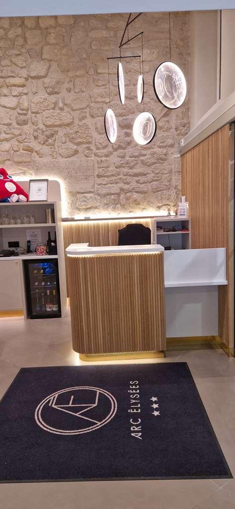 Hotel Arc Elysées 3*