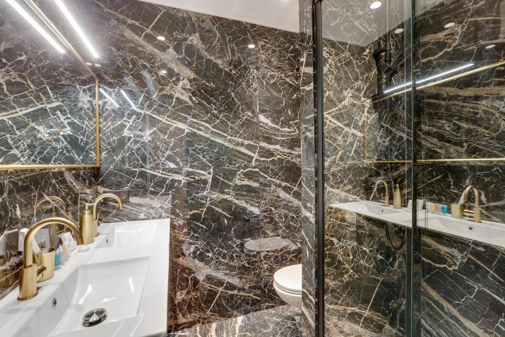 217-suite Trocadéro Modern&luxurious