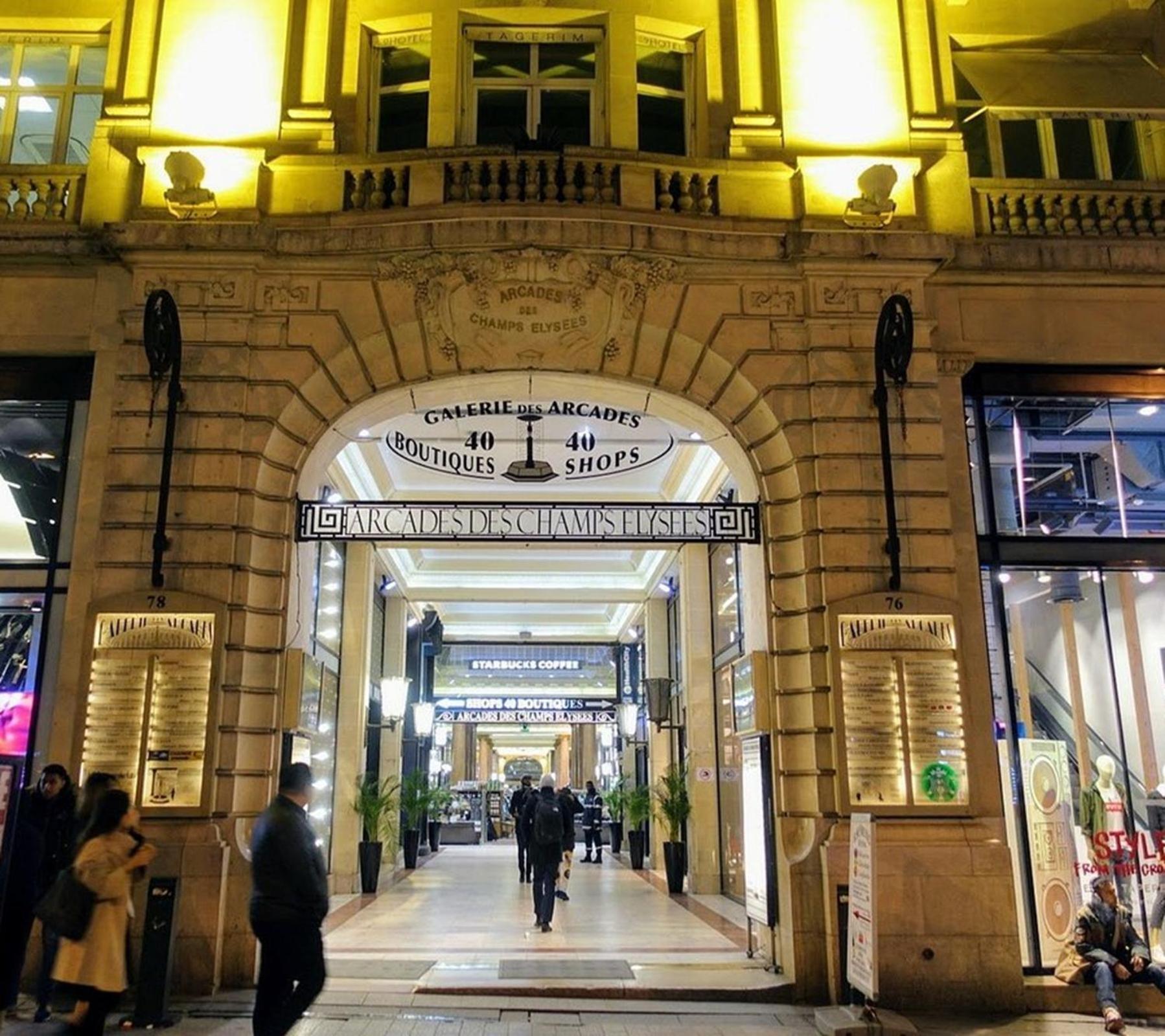 De Charme Toits Parisiens * Parigi