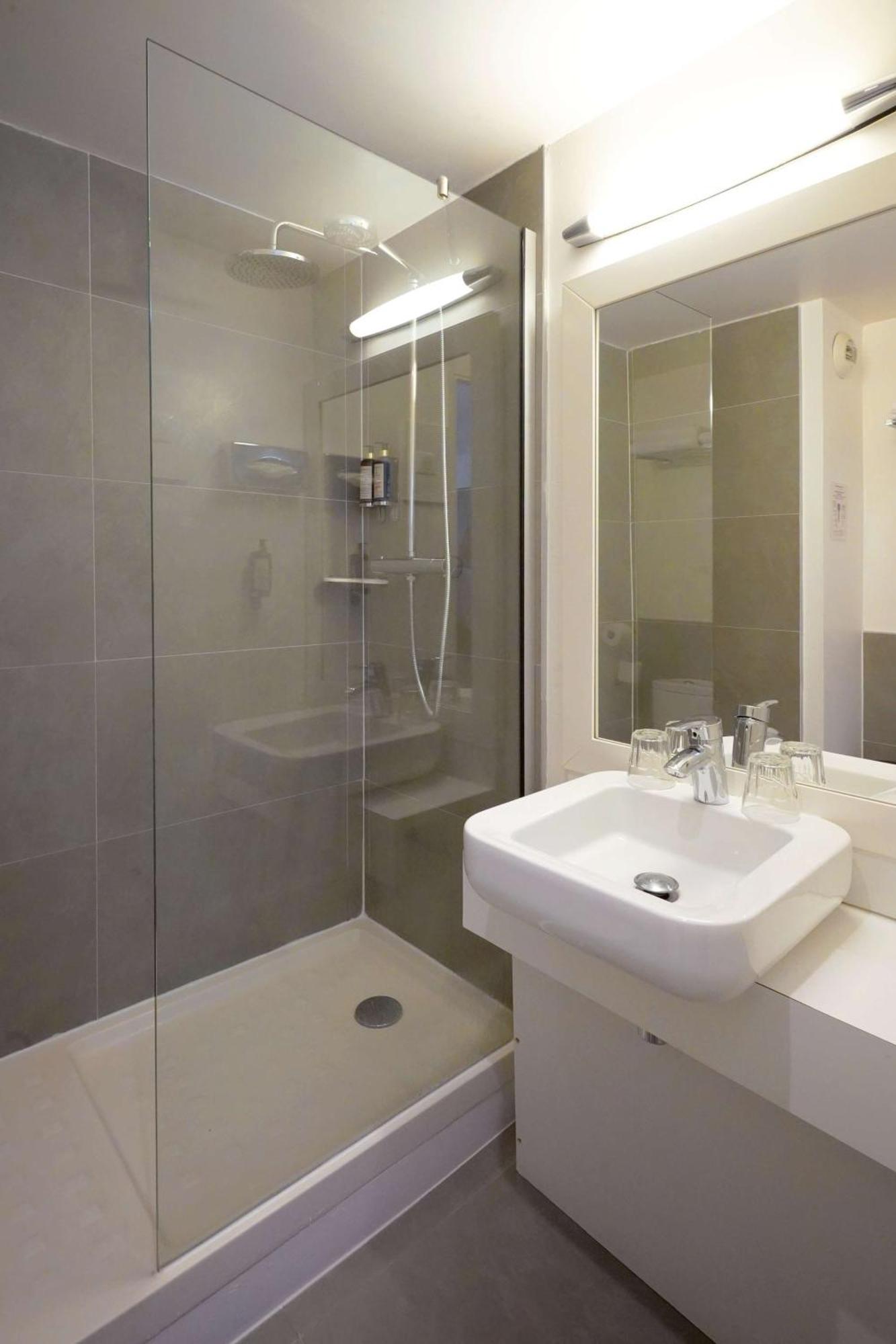 Western Le Montparnasse Hotel