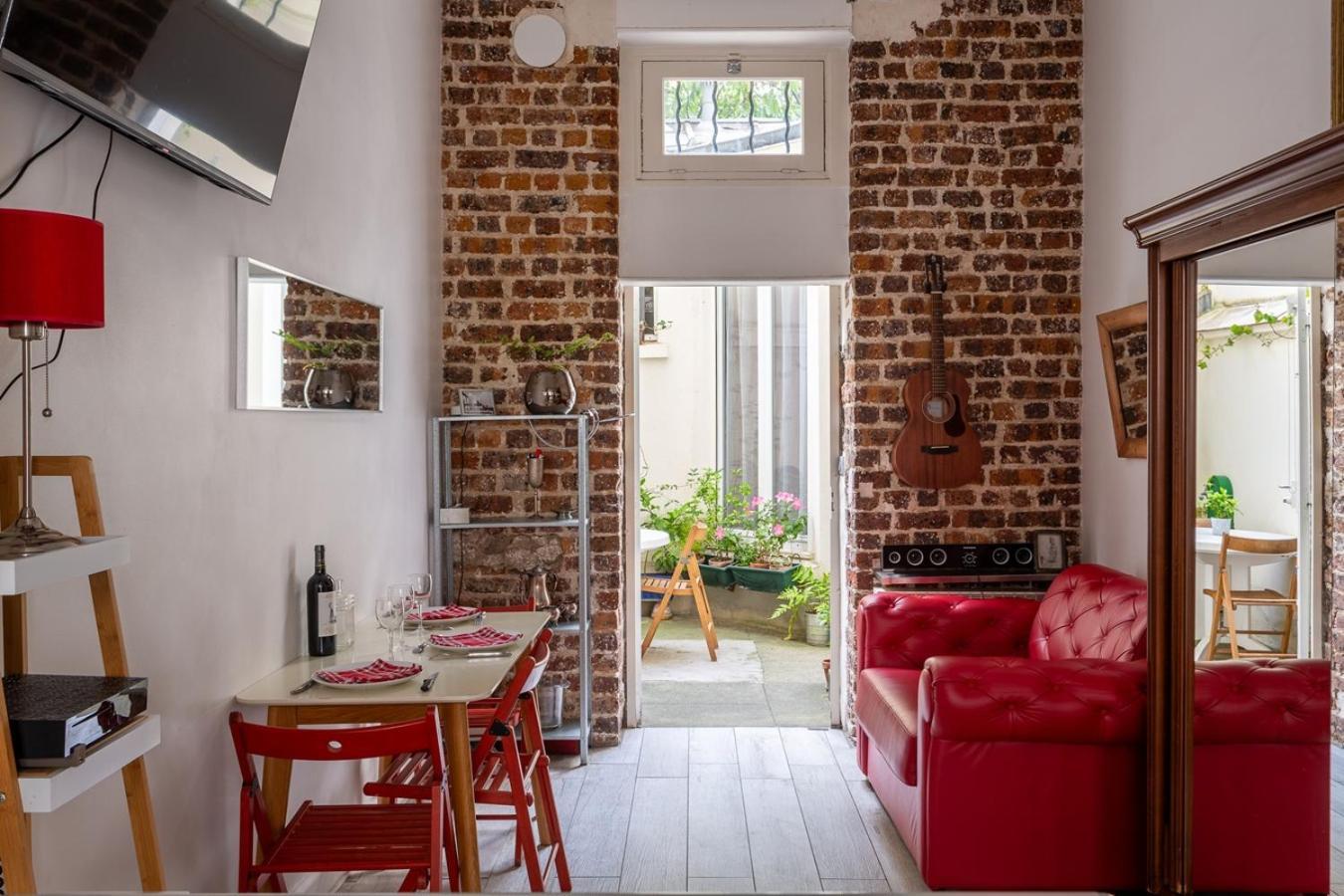 Duplex And Private Patio At Eiffel Tower Parigi