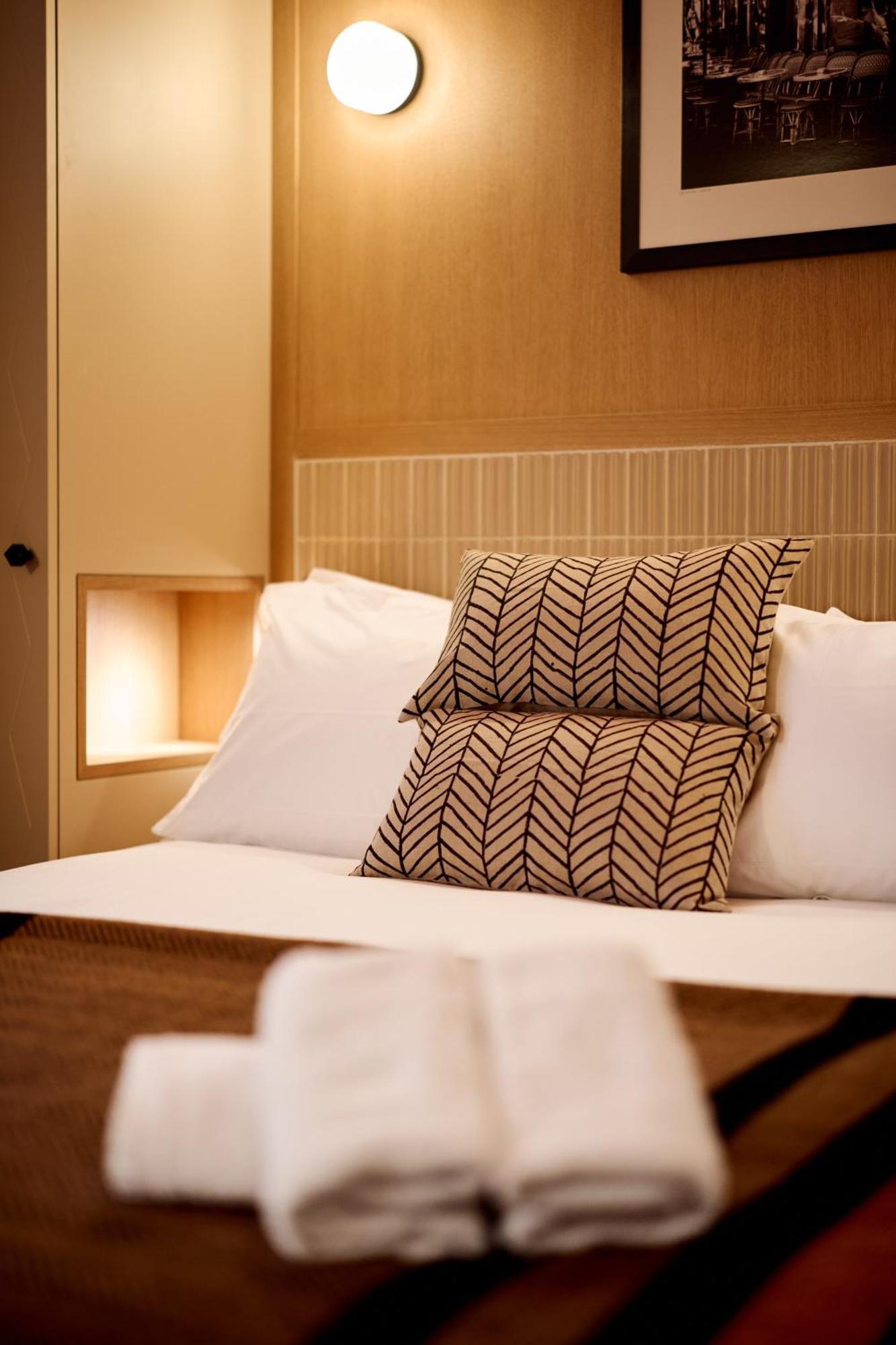 Hotel 6 Vh Paris