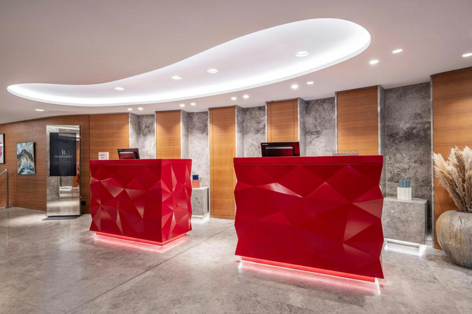 Hotel Renaissance Republique & Parigi