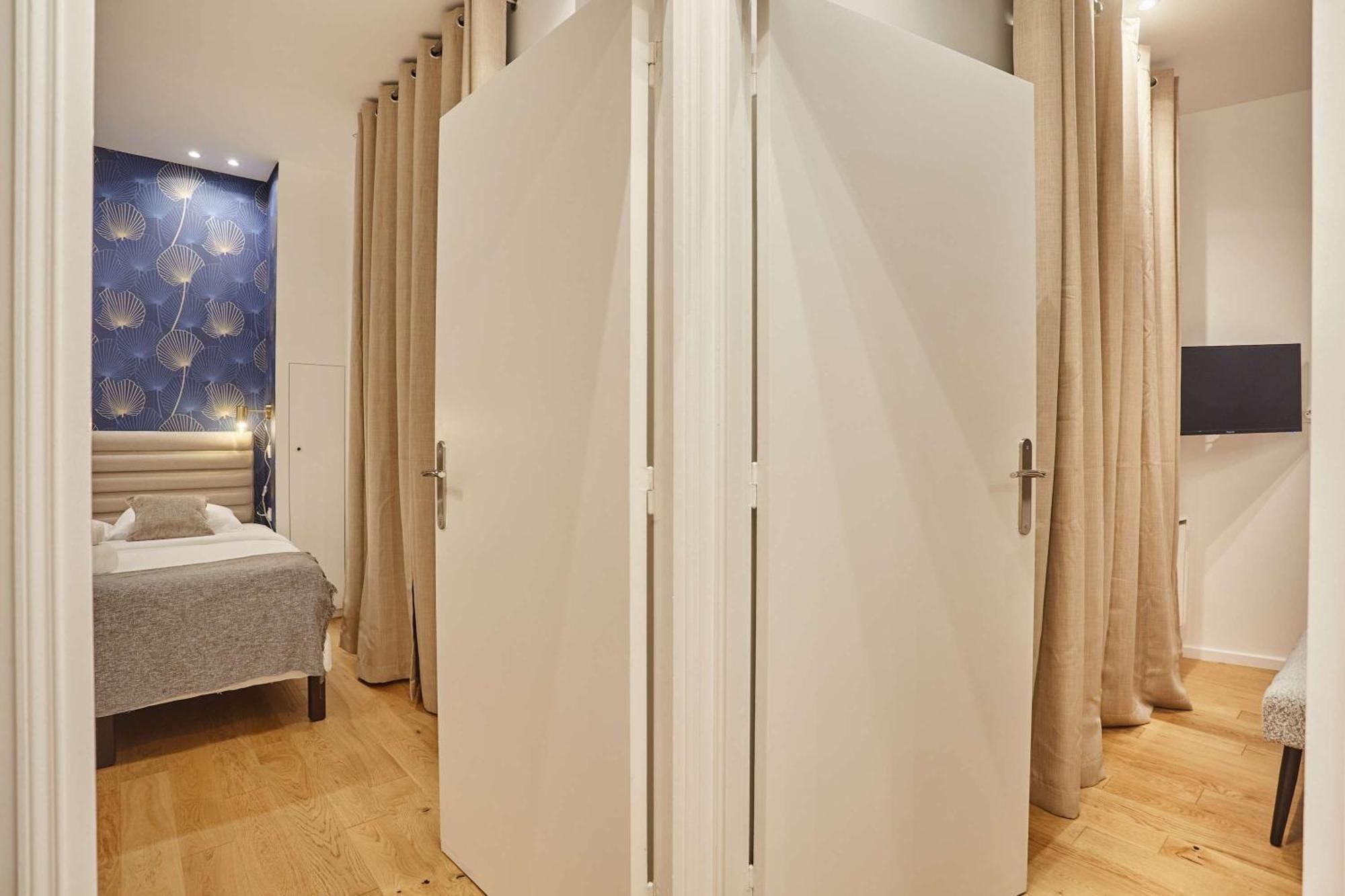 New 2 Bedrooms Center Of By Prestige Appartamento Parigi