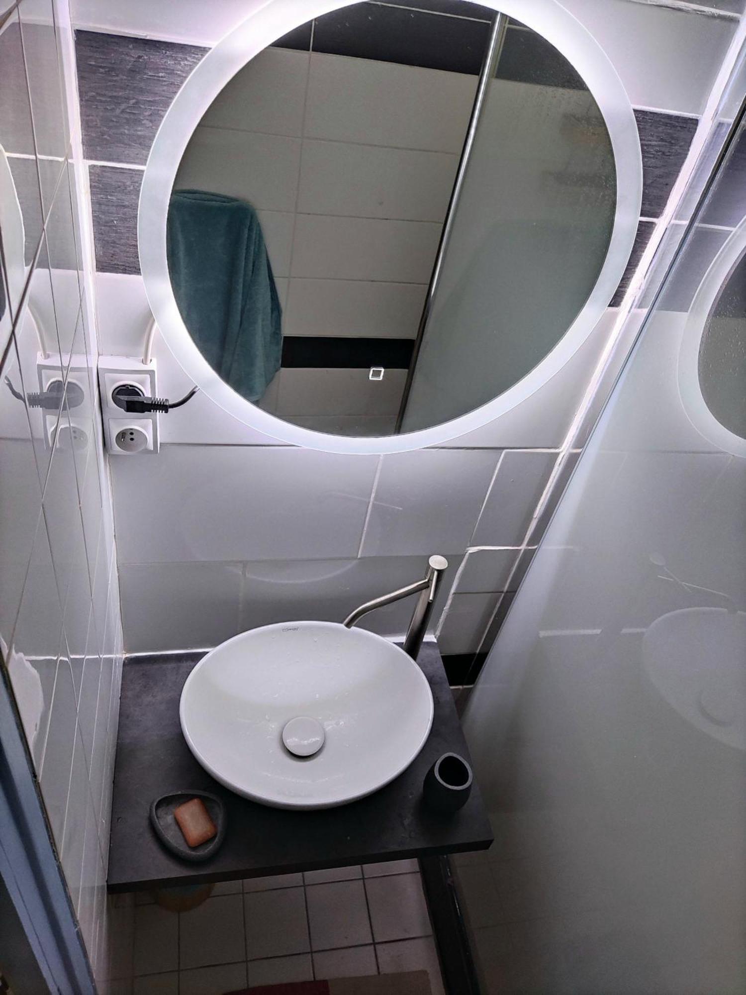 Confortable Pres Des Transports Appartamento *