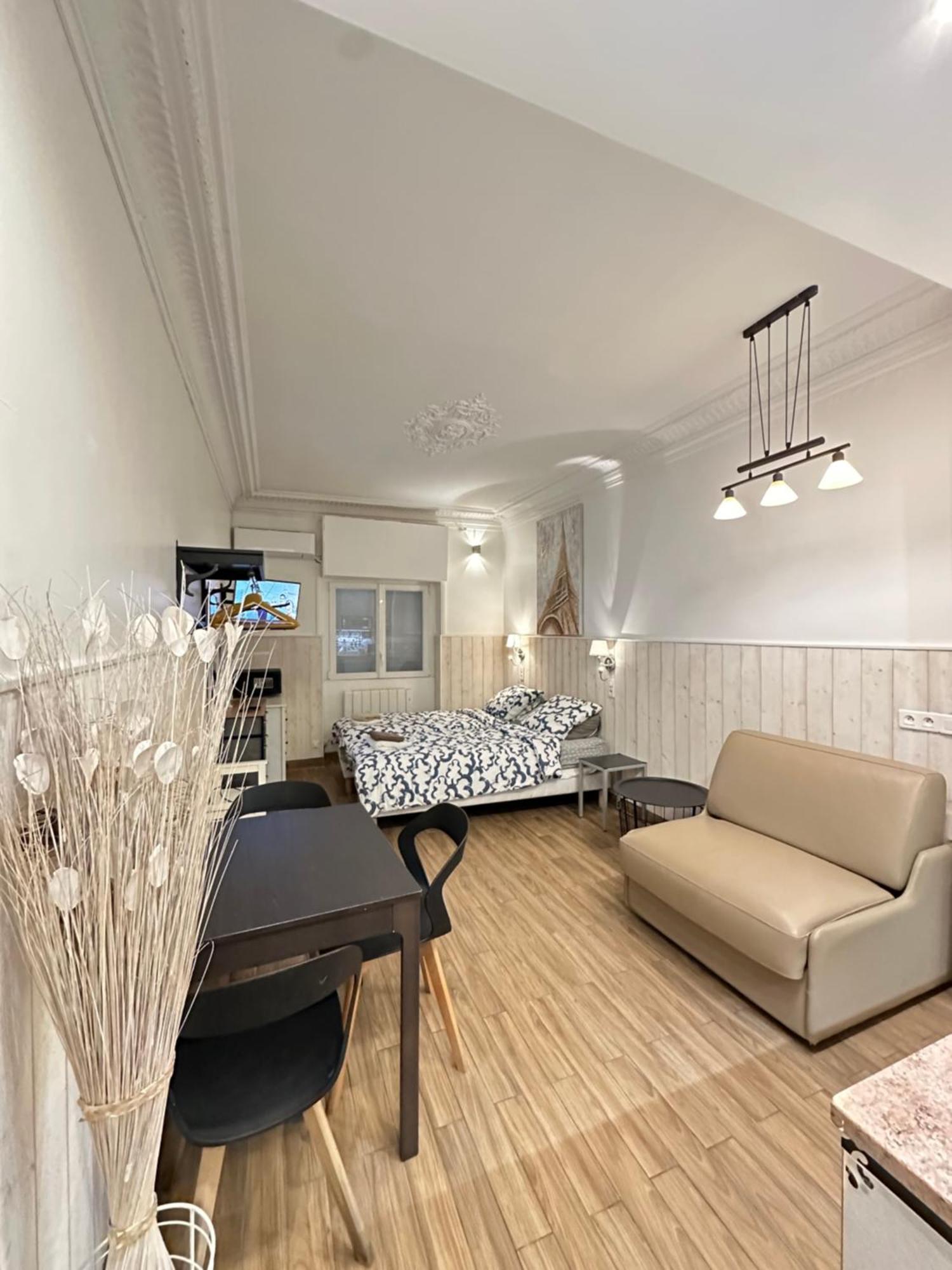 15 Ground Floor Apartment Paris